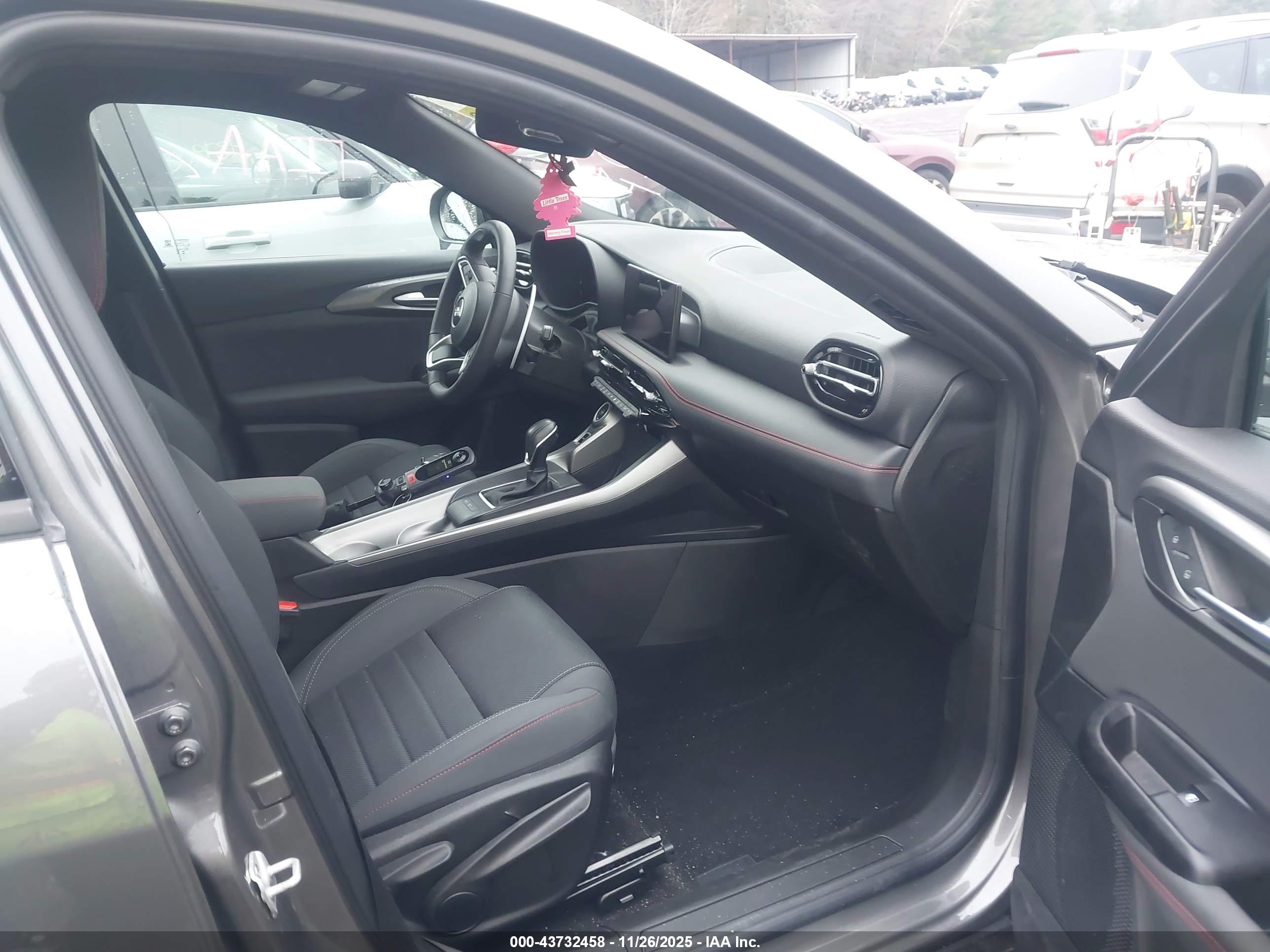 DODGE HORNET image 5