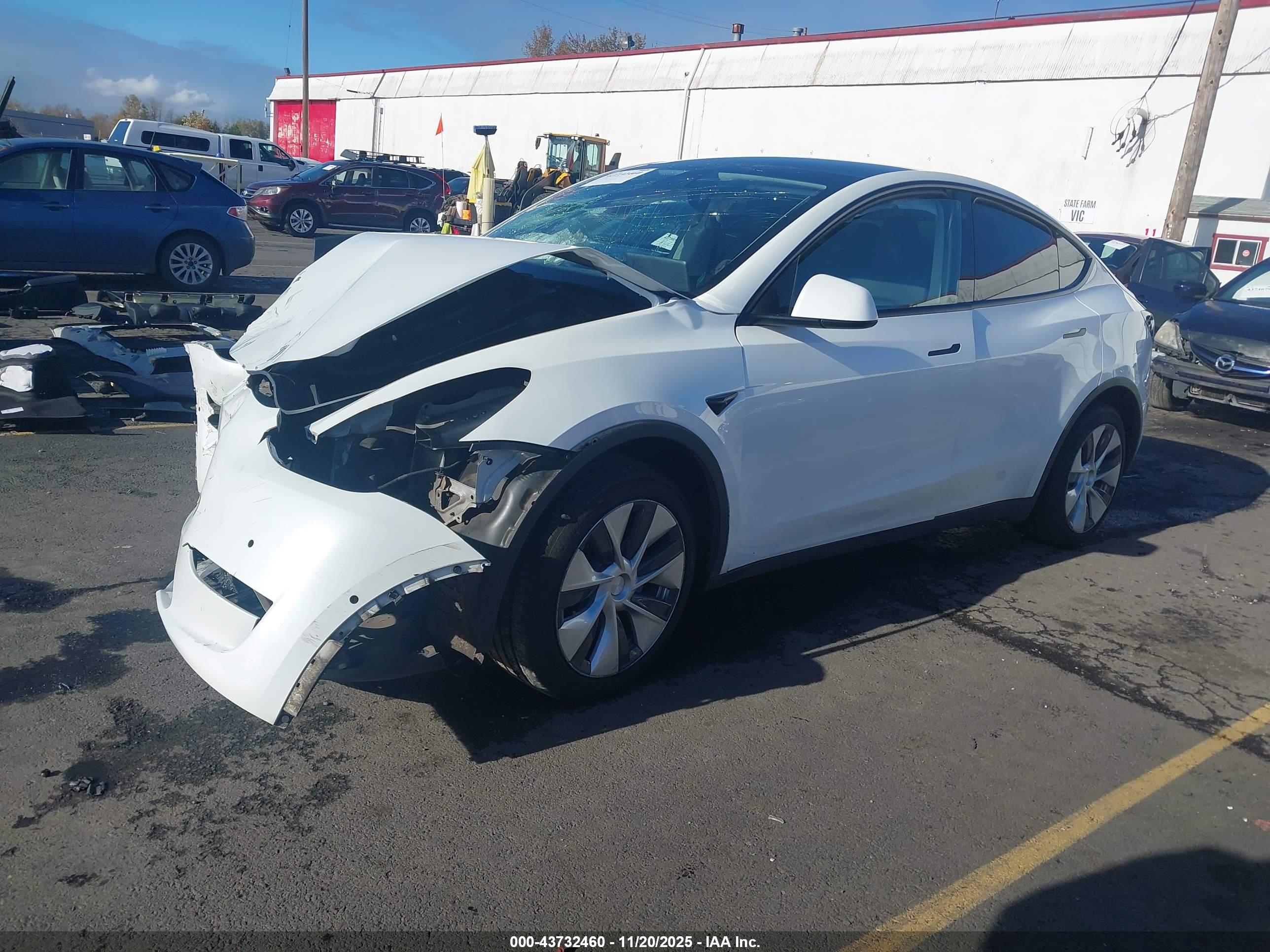 TESLA MODEL image 2