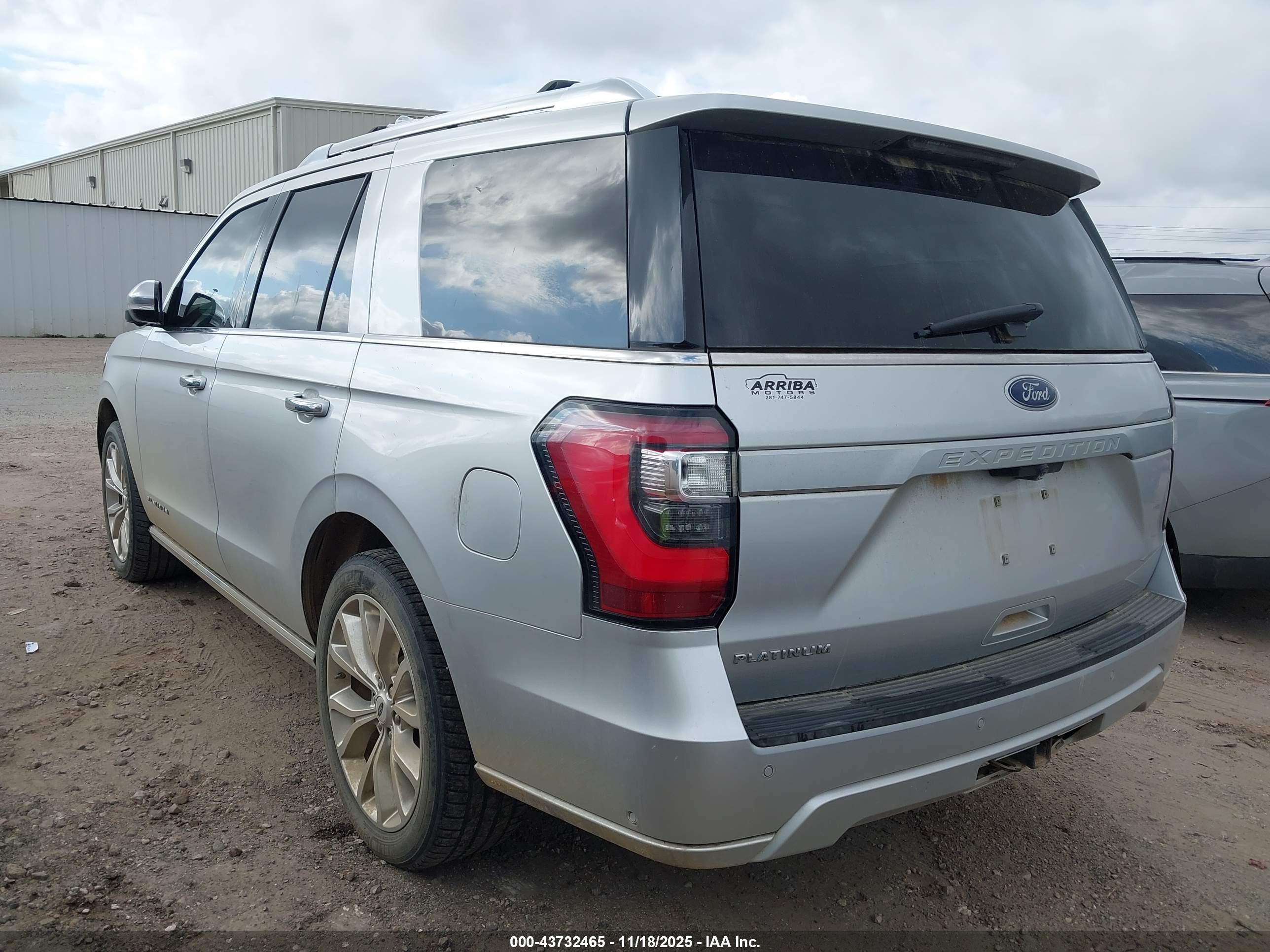 FORD EXPEDITION image 3