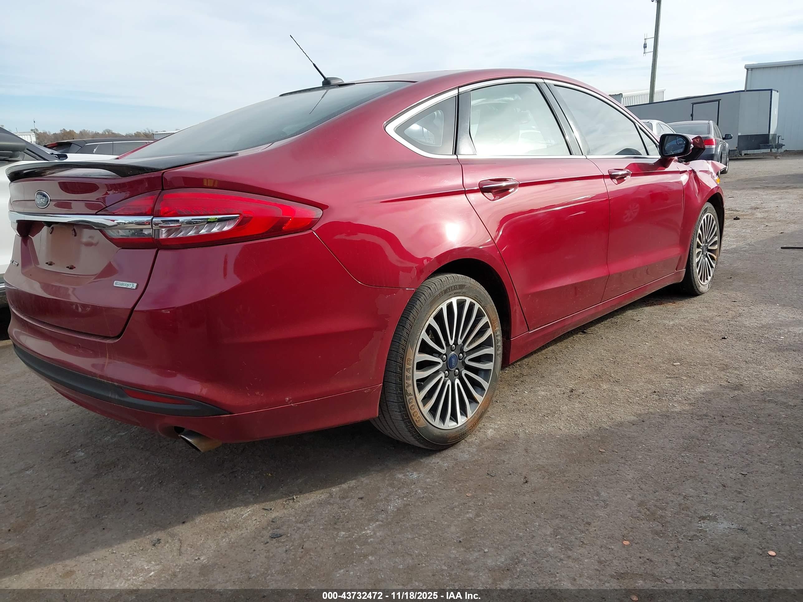FORD FUSION image 4