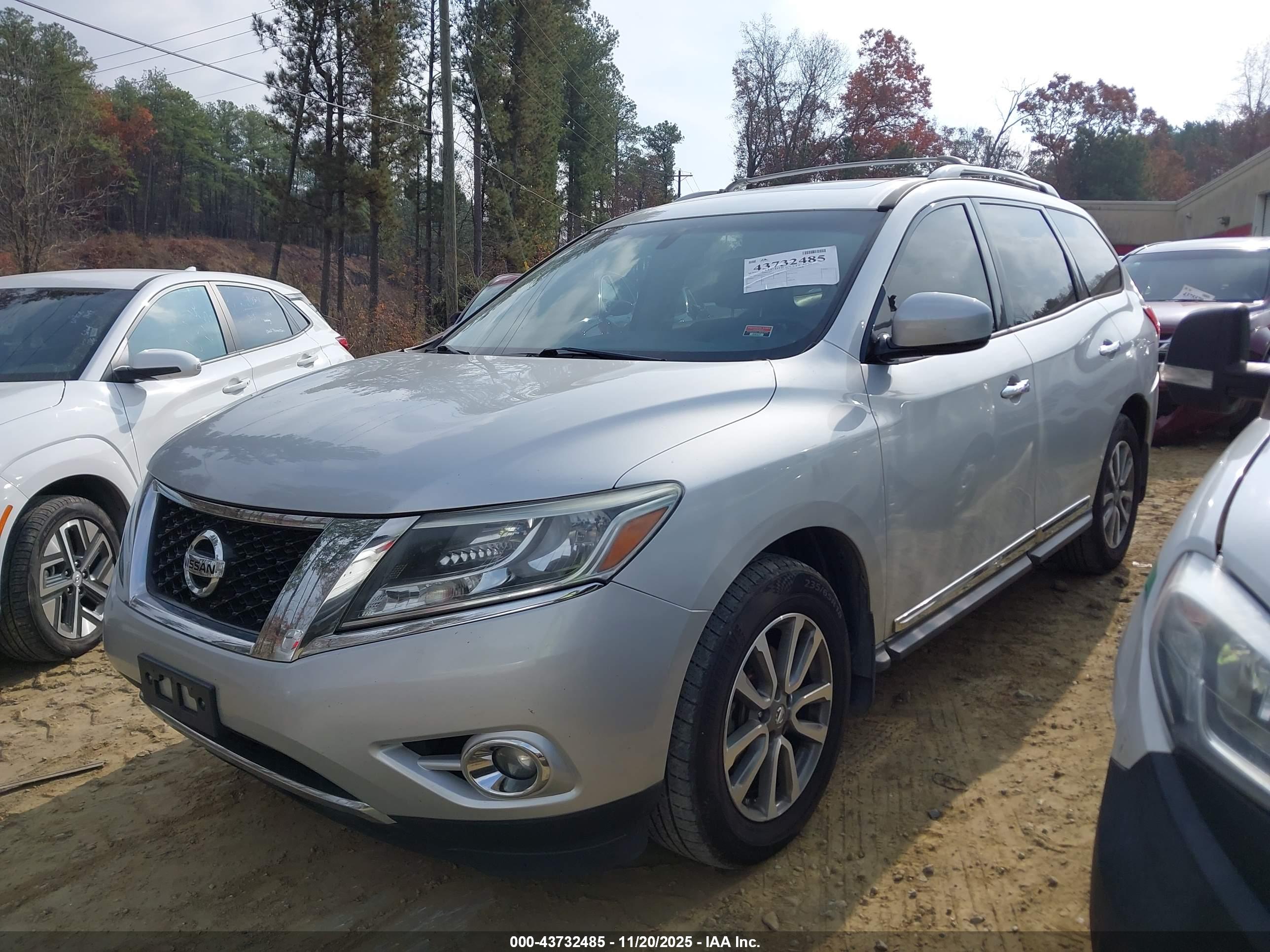 NISSAN PATHFINDER image 2