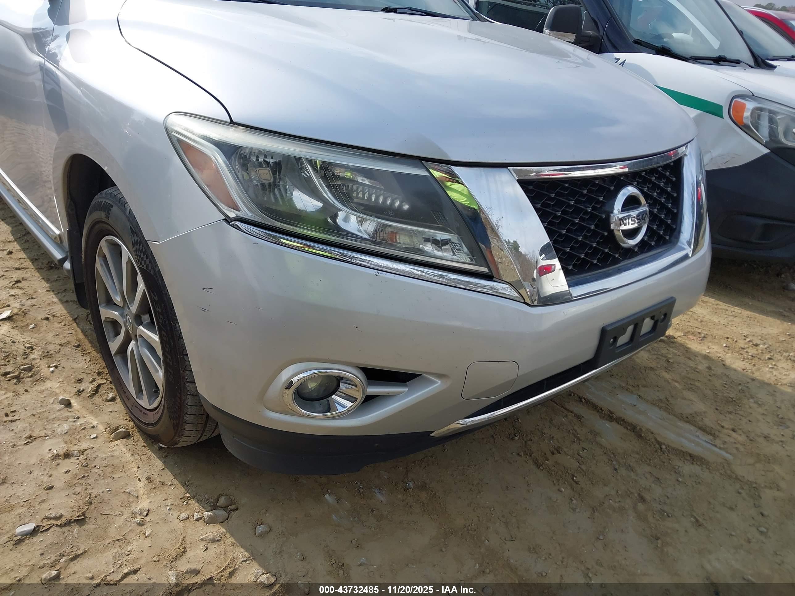 NISSAN PATHFINDER image 6