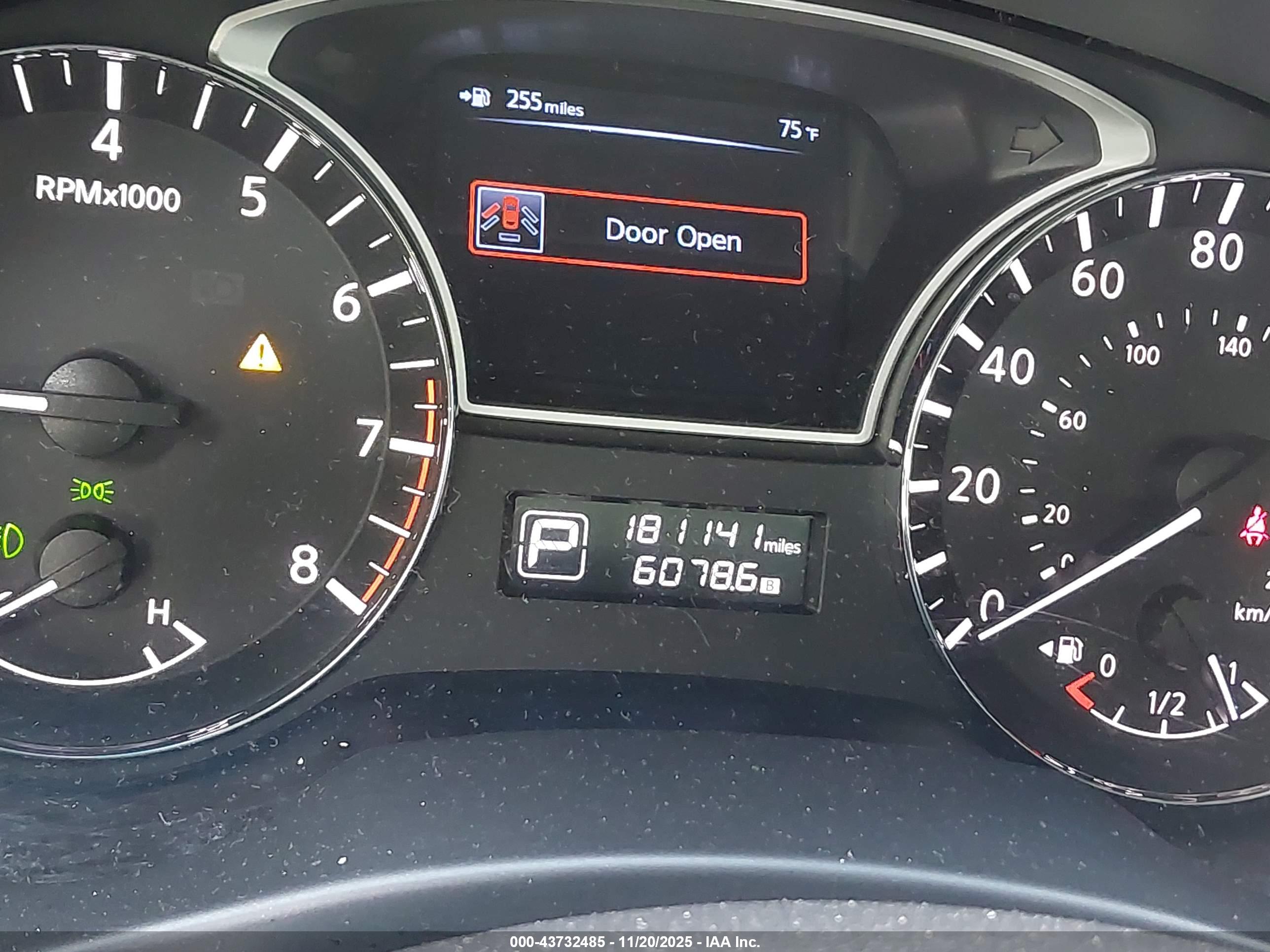 NISSAN PATHFINDER image 7