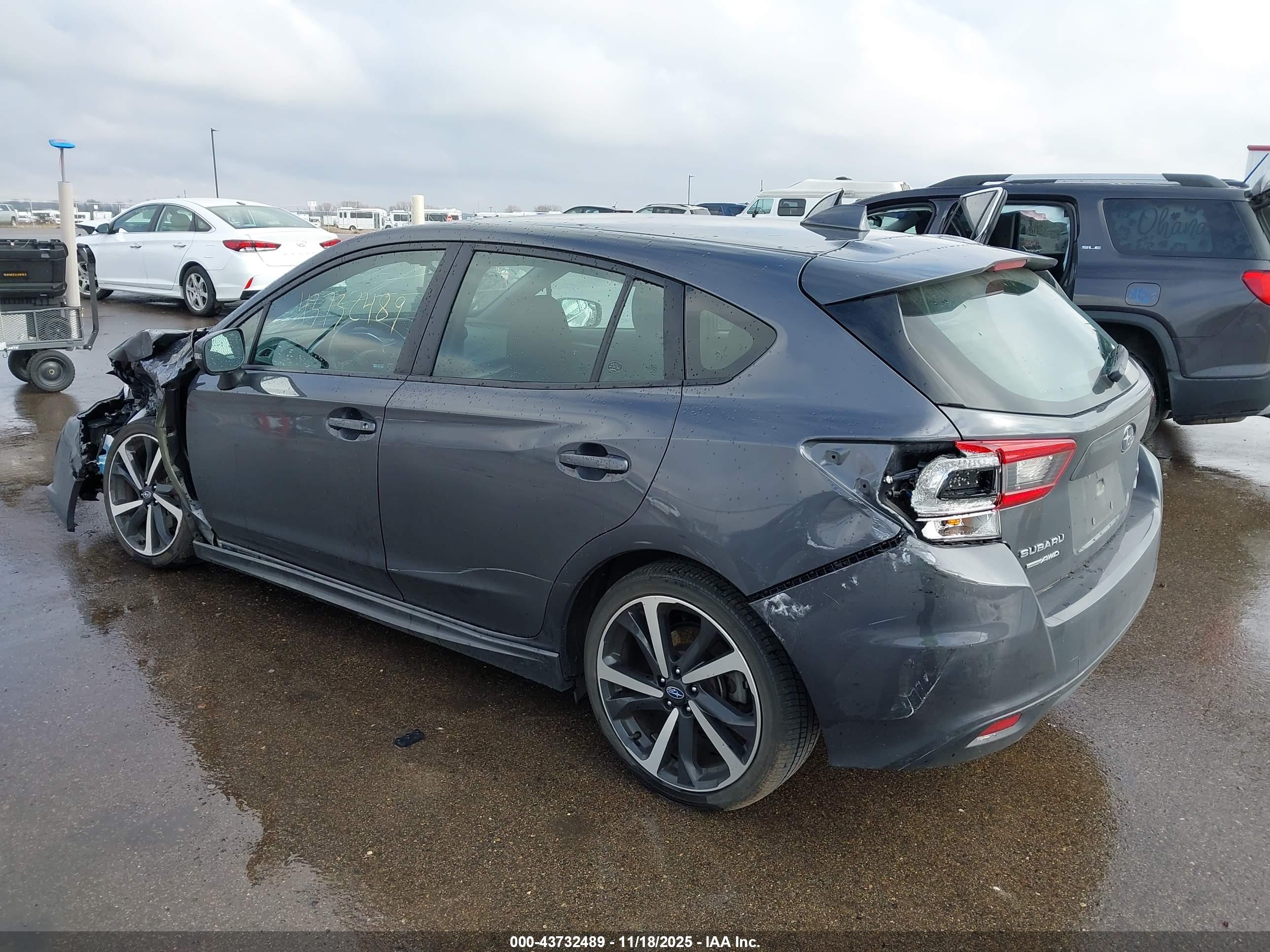SUBARU IMPREZA image 3