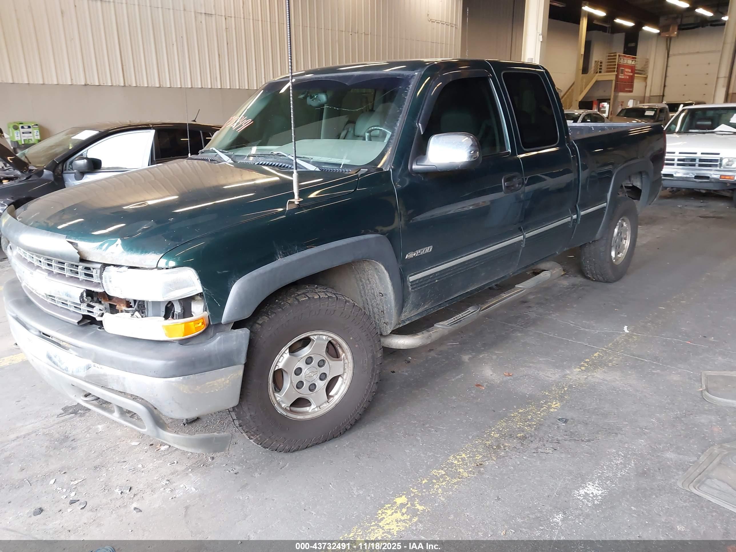 CHEVROLET SILVERADO image 2