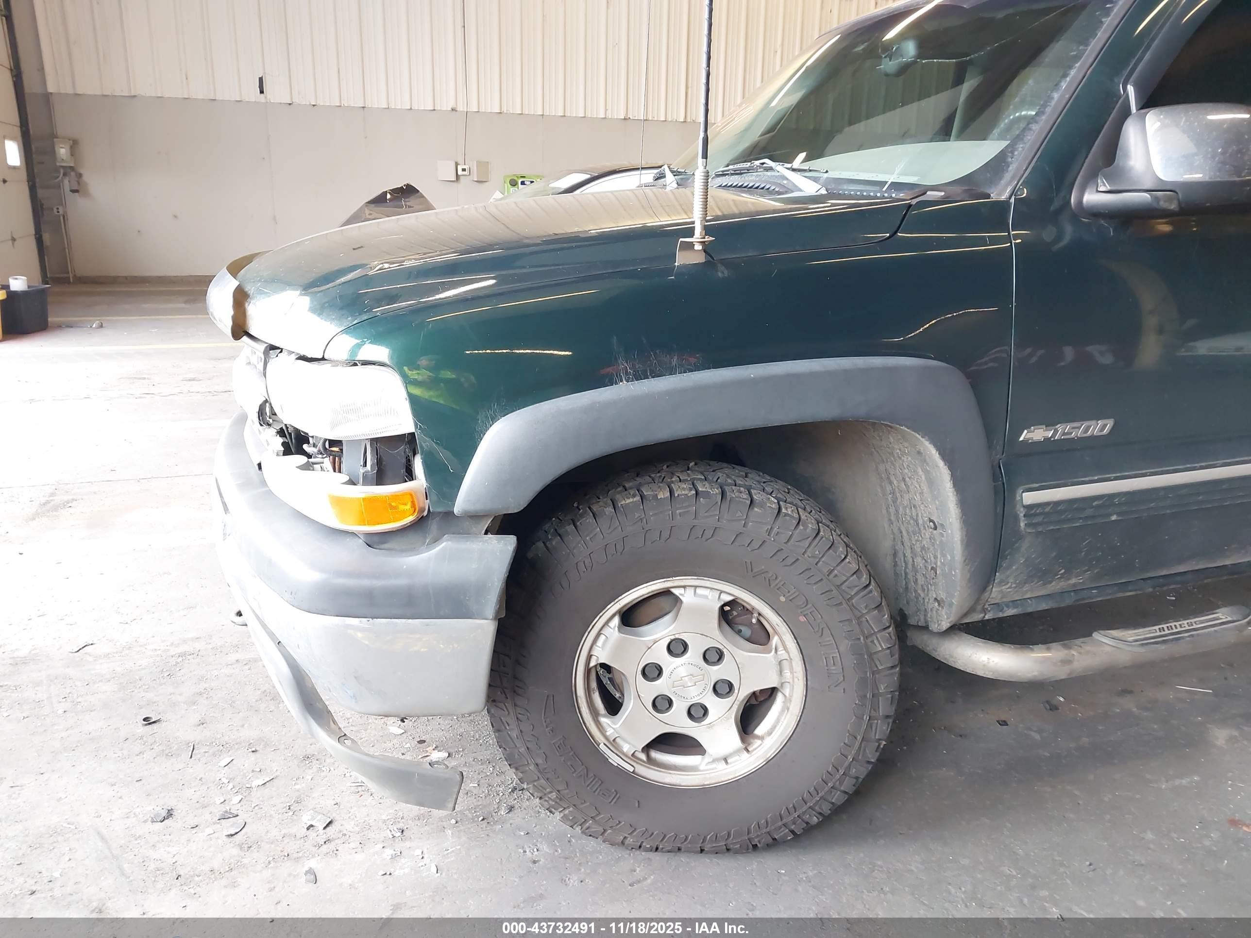 CHEVROLET SILVERADO image 6