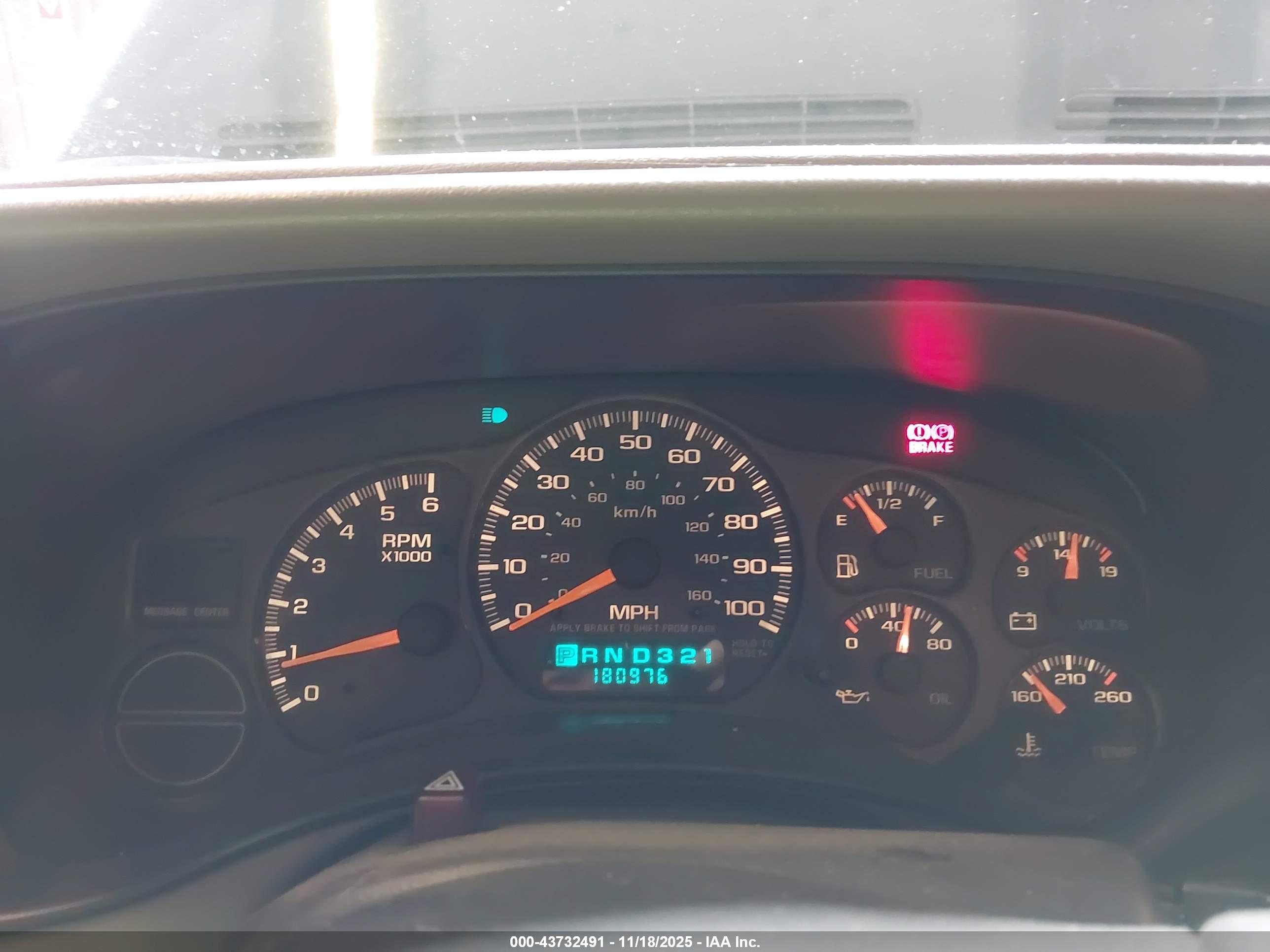 CHEVROLET SILVERADO image 7
