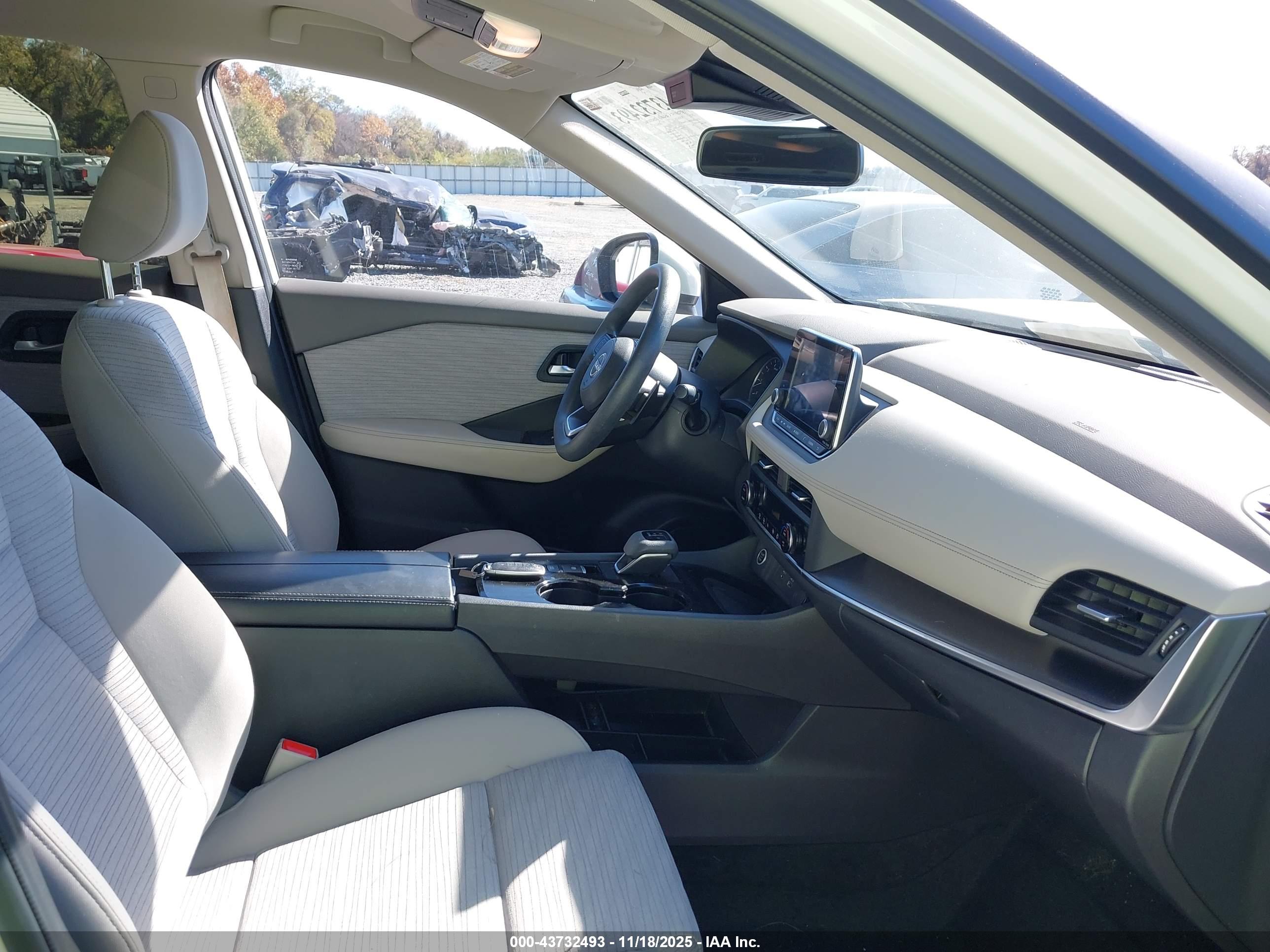 NISSAN ROGUE image 5