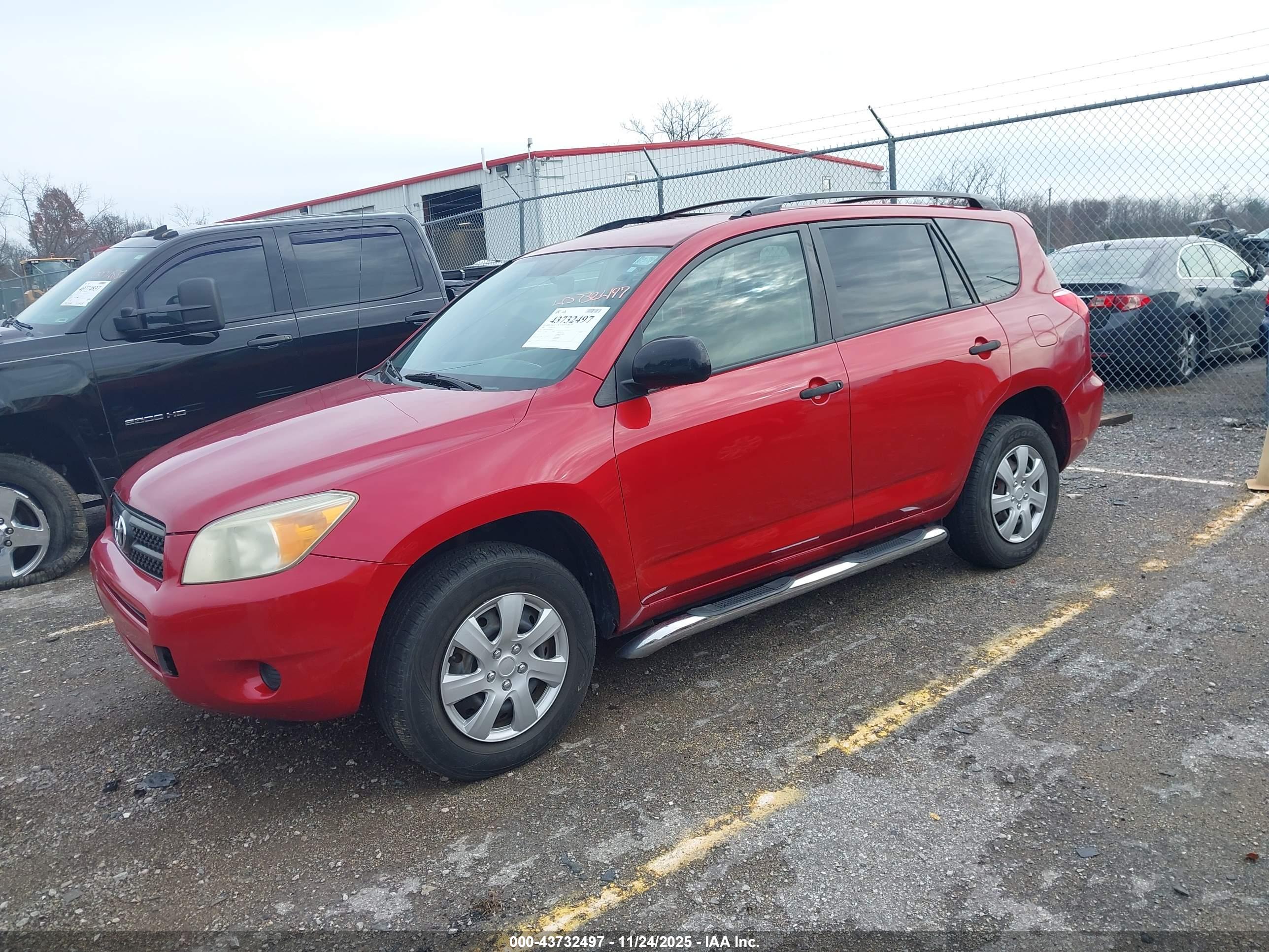 TOYOTA RAV4 image 2