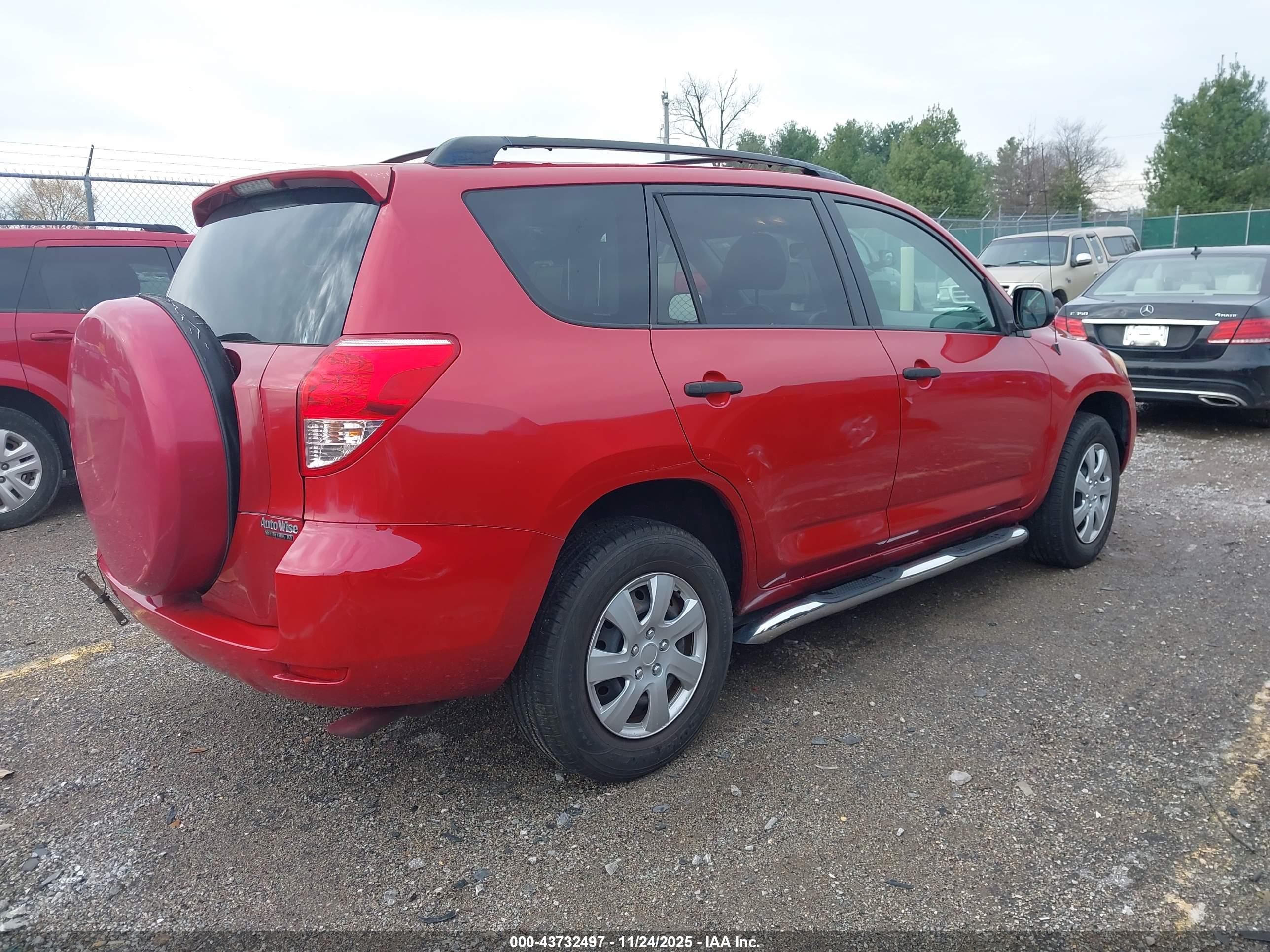 TOYOTA RAV4 image 4