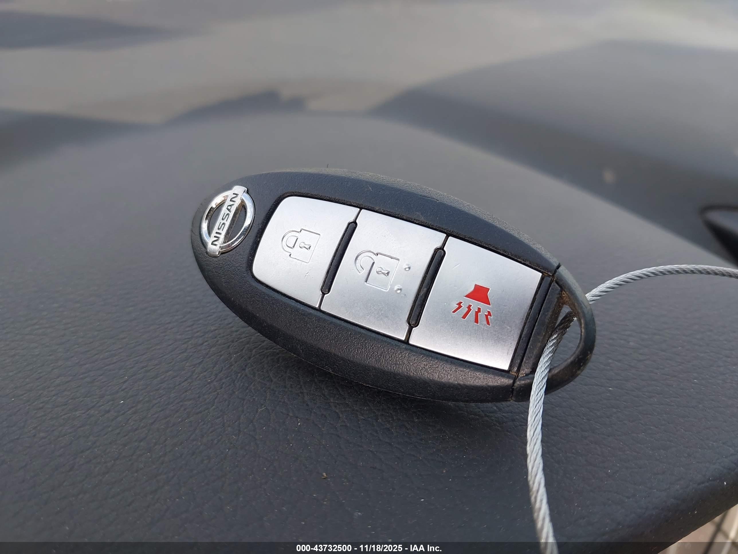 NISSAN ROGUE image 11