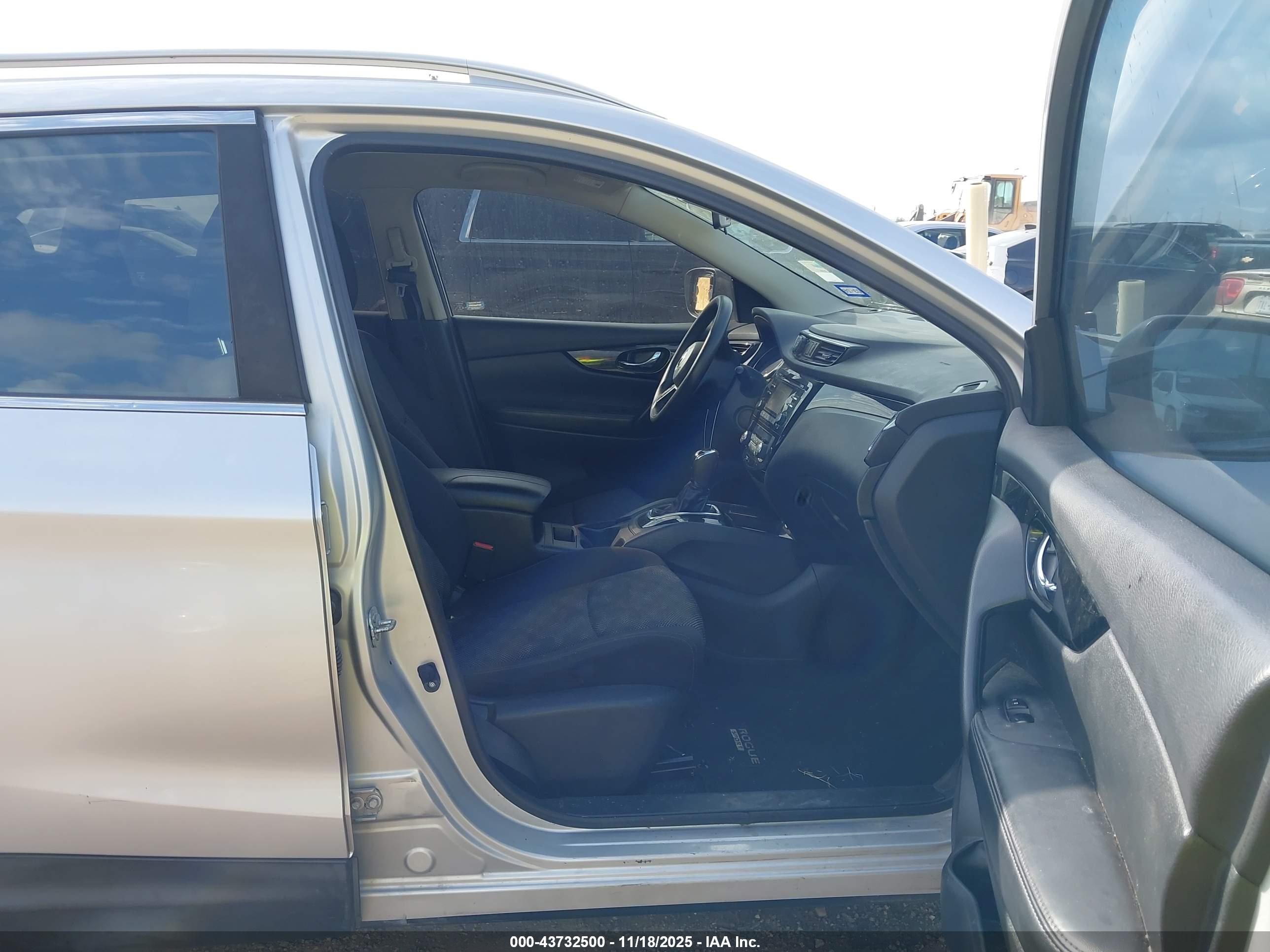 NISSAN ROGUE image 5