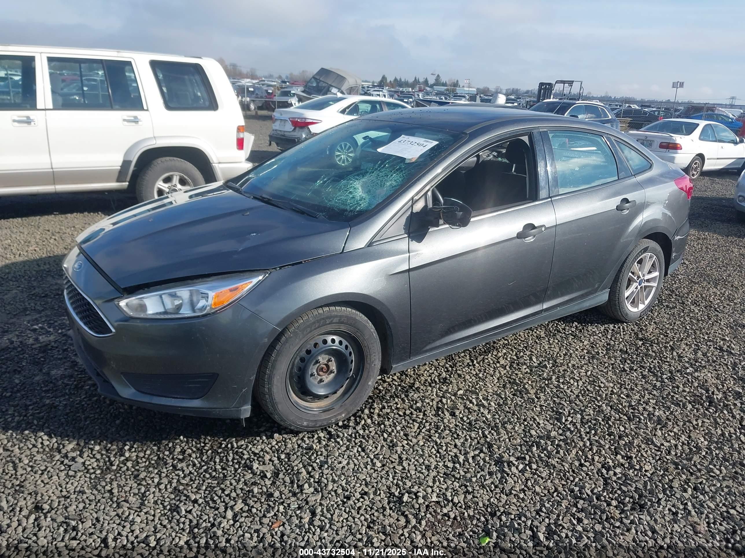 FORD FOCUS image 2