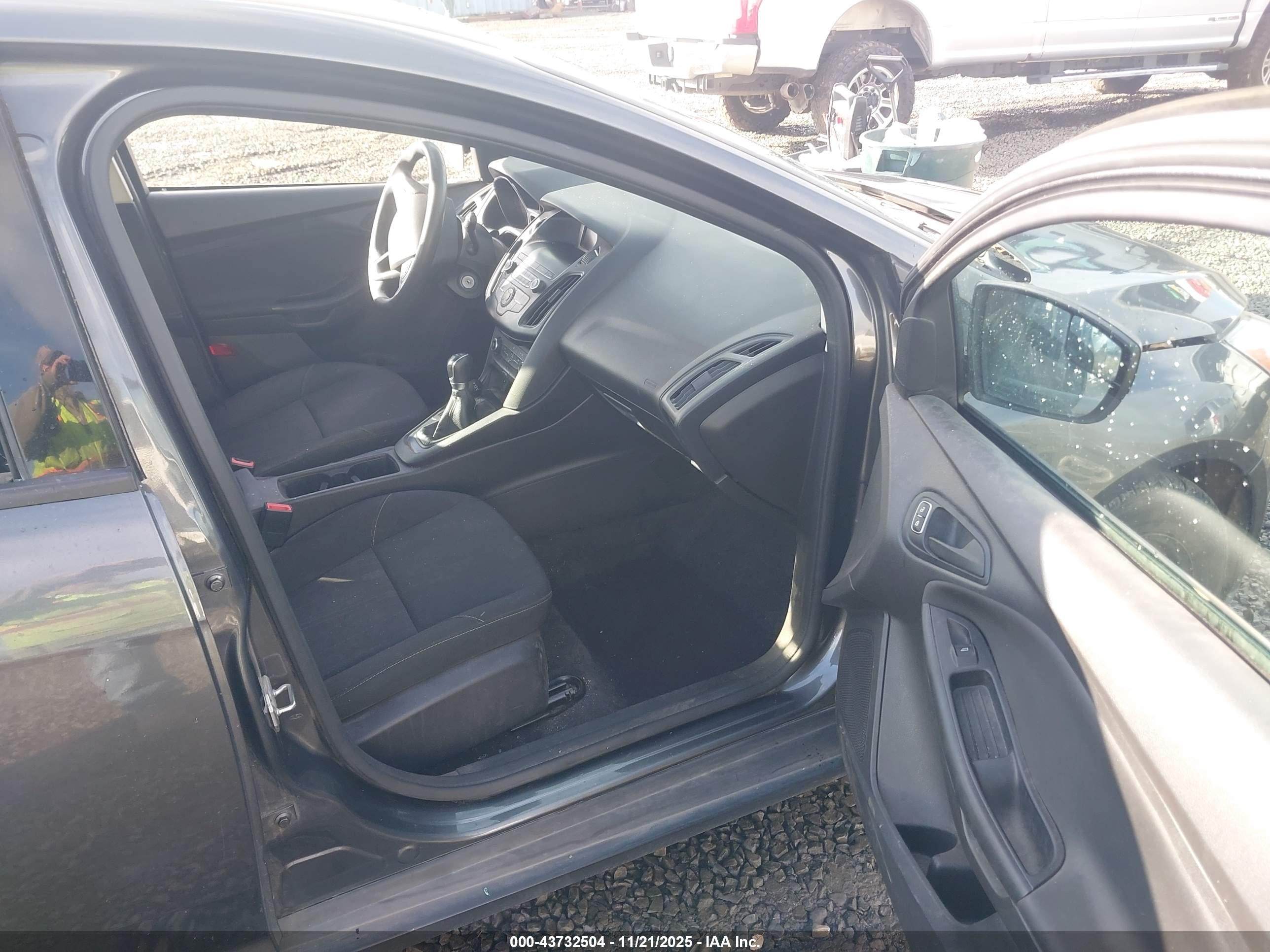 FORD FOCUS image 5