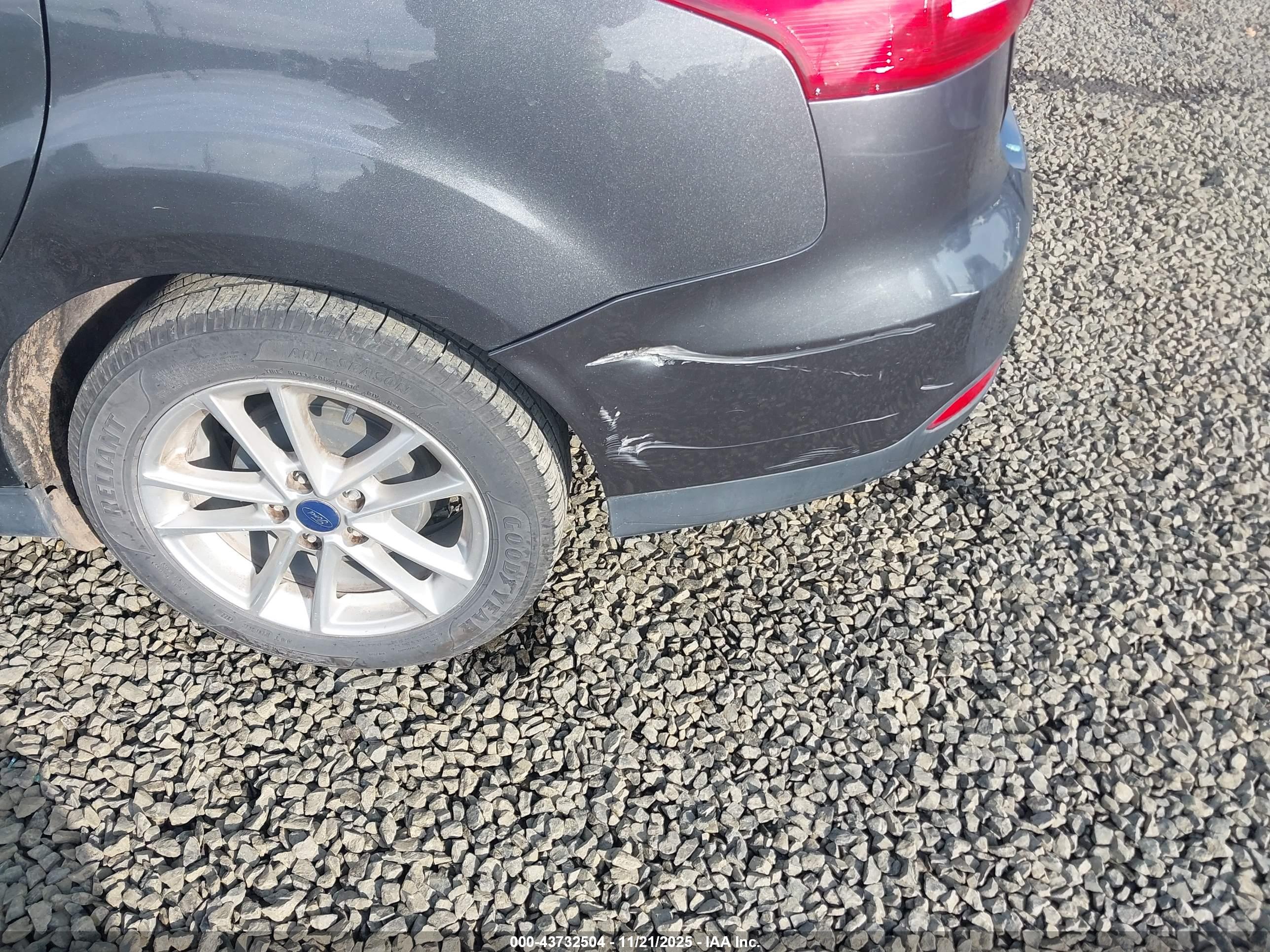 FORD FOCUS image 6