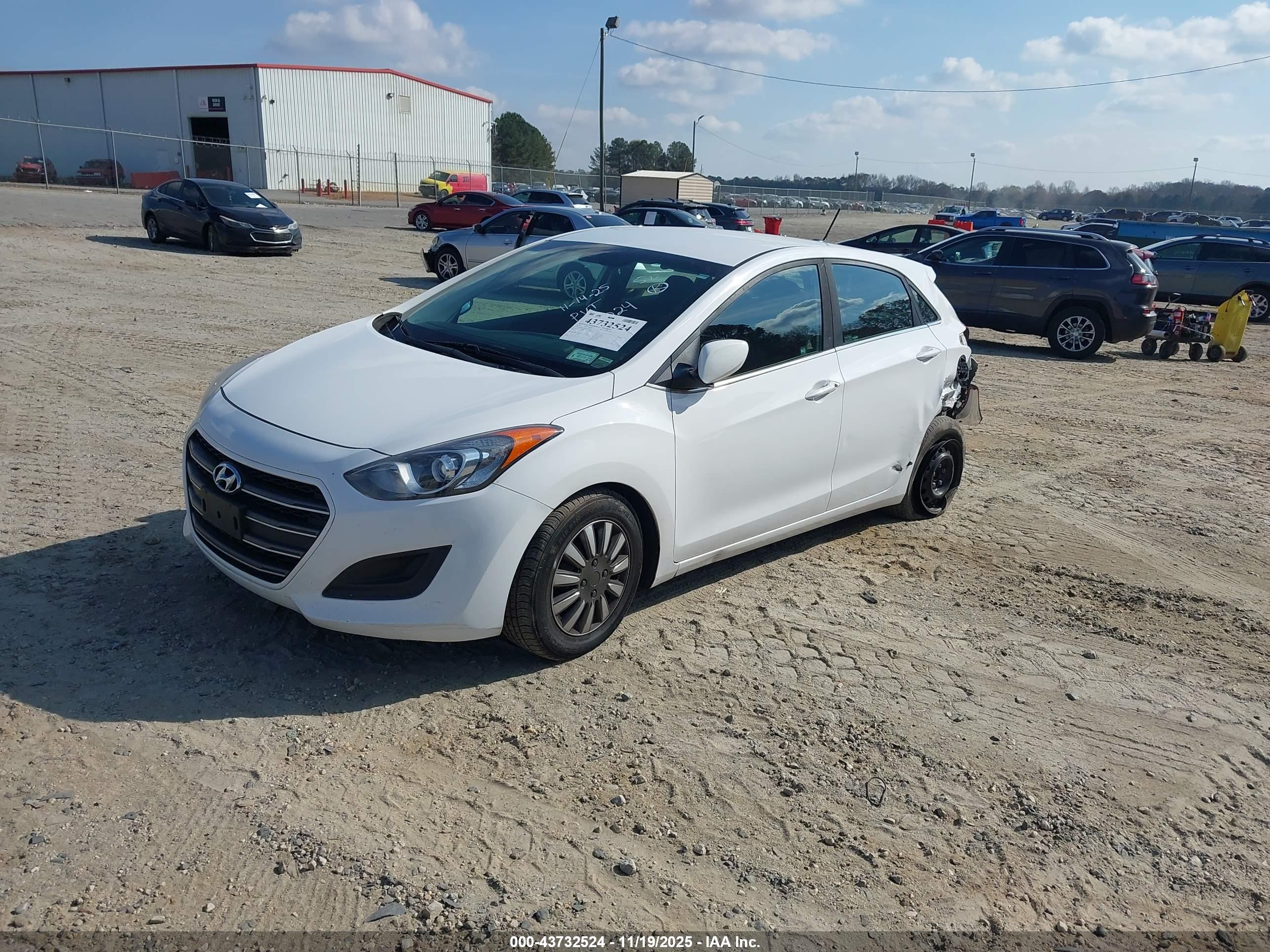 HYUNDAI ELANTRA image 2