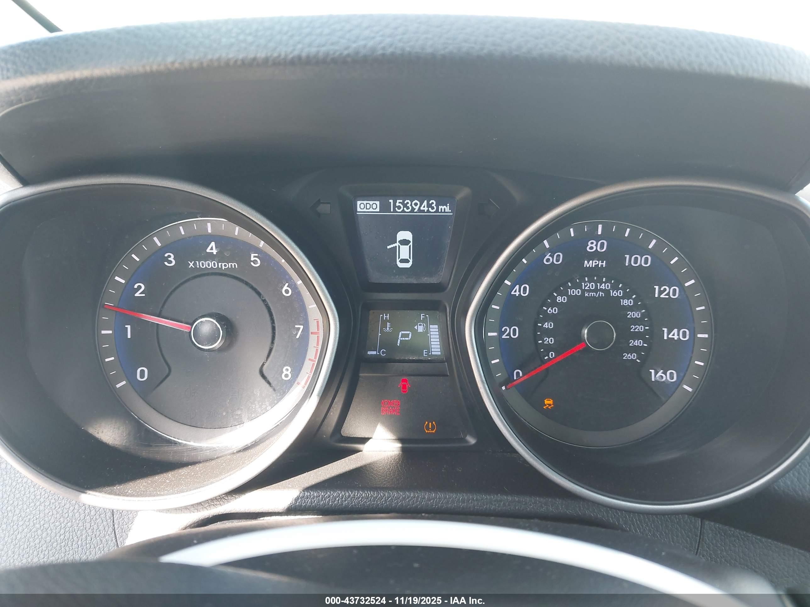 HYUNDAI ELANTRA image 7