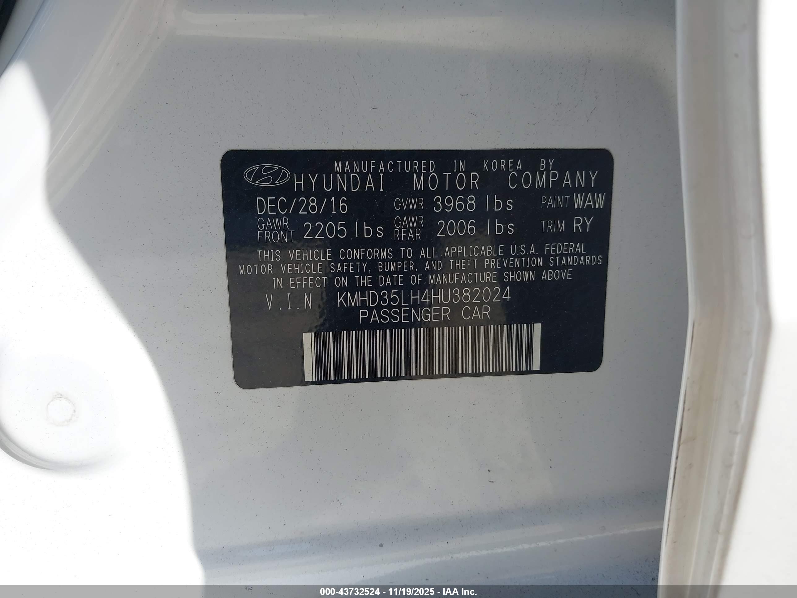 HYUNDAI ELANTRA image 9