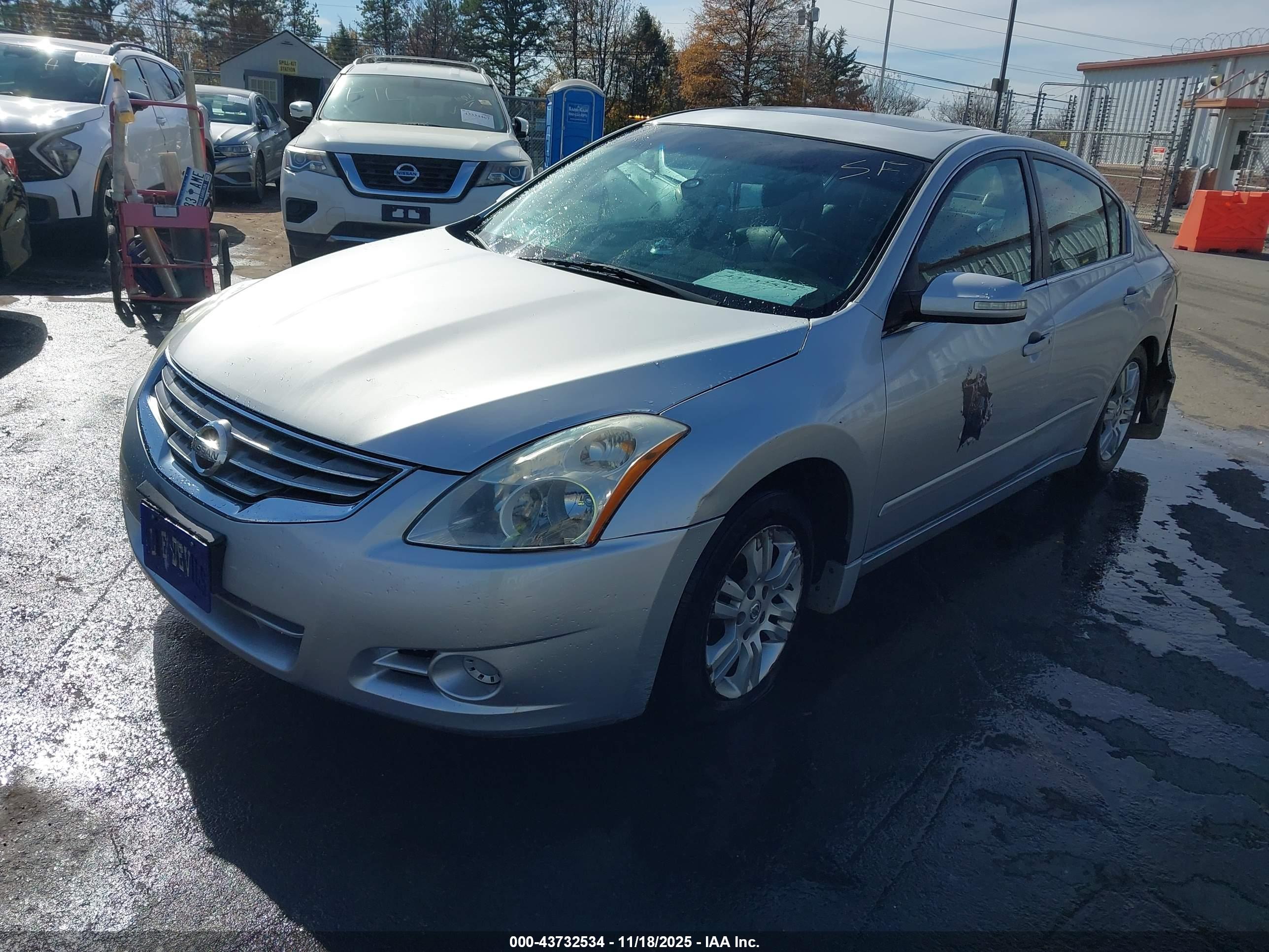NISSAN ALTIMA image 2