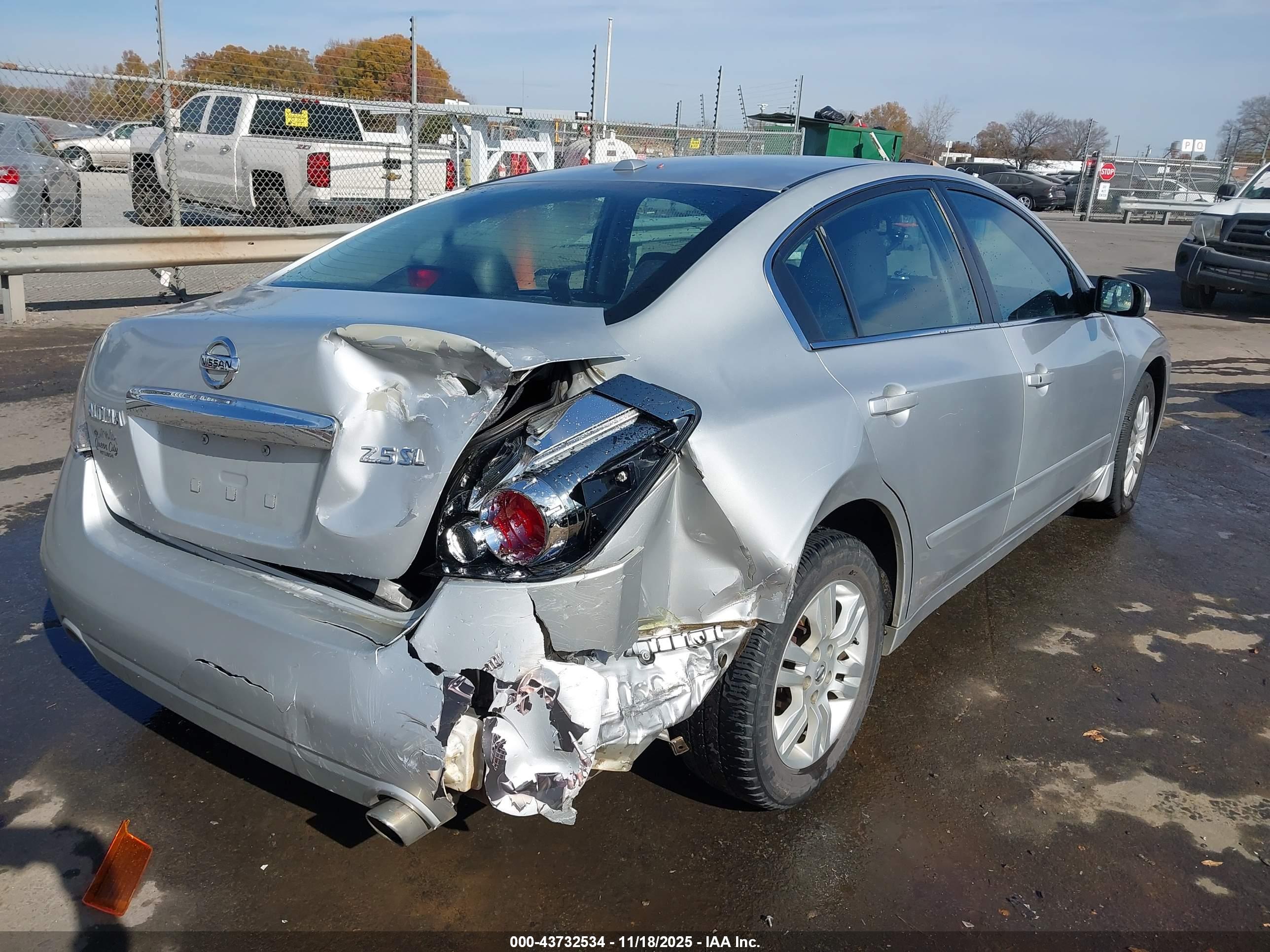 NISSAN ALTIMA image 4