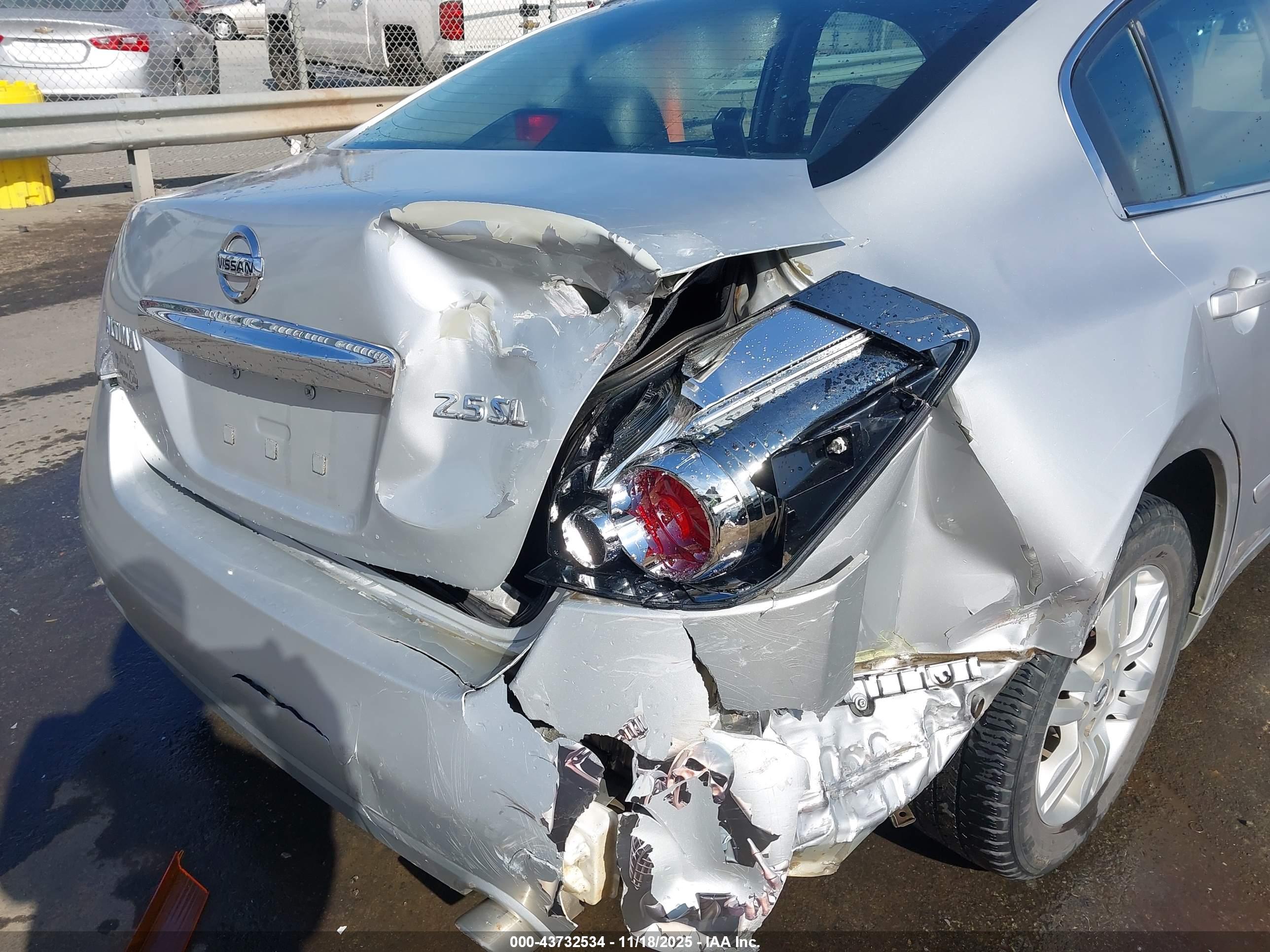 NISSAN ALTIMA image 6