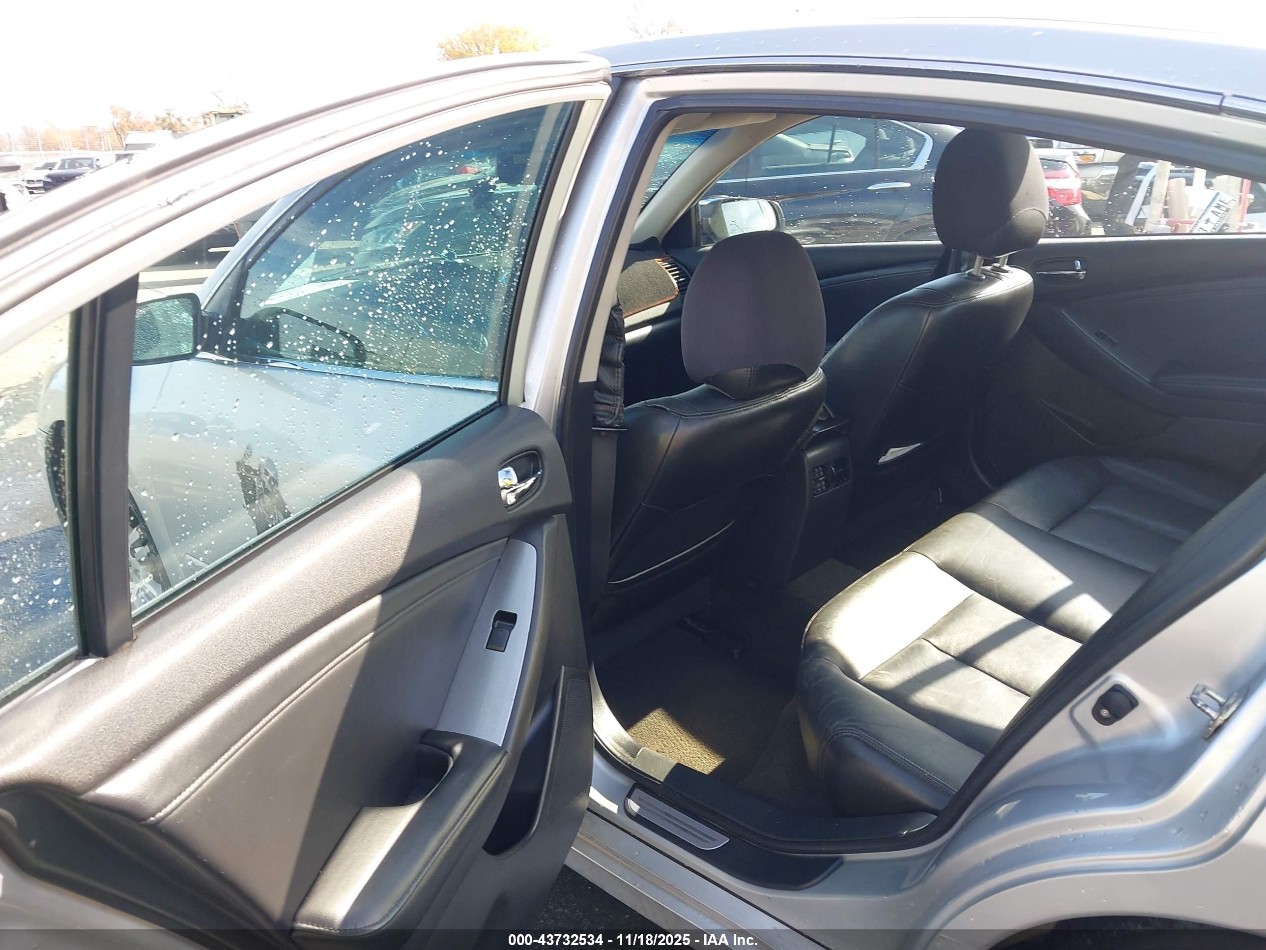 NISSAN ALTIMA image 8