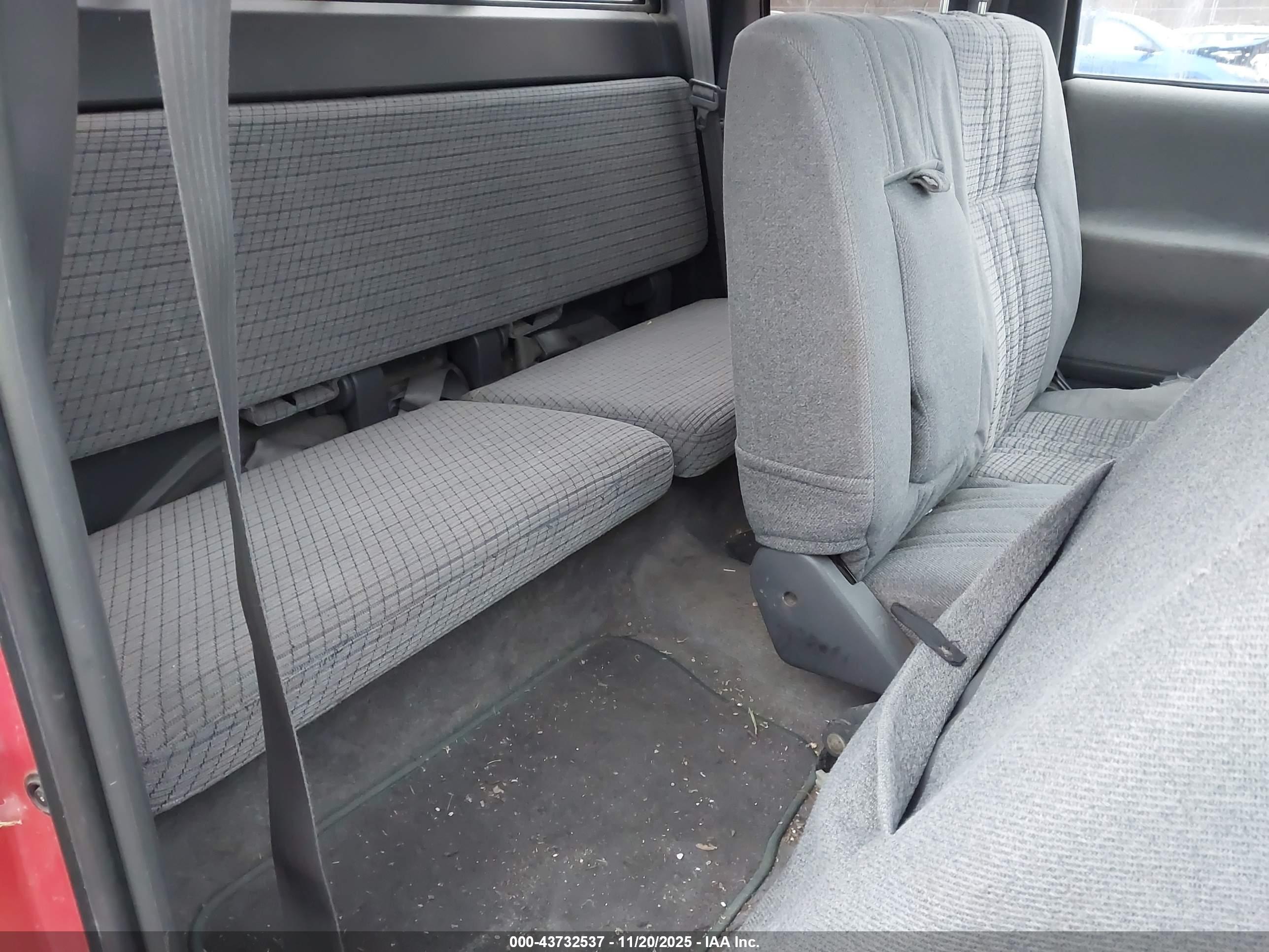TOYOTA T100 image 8
