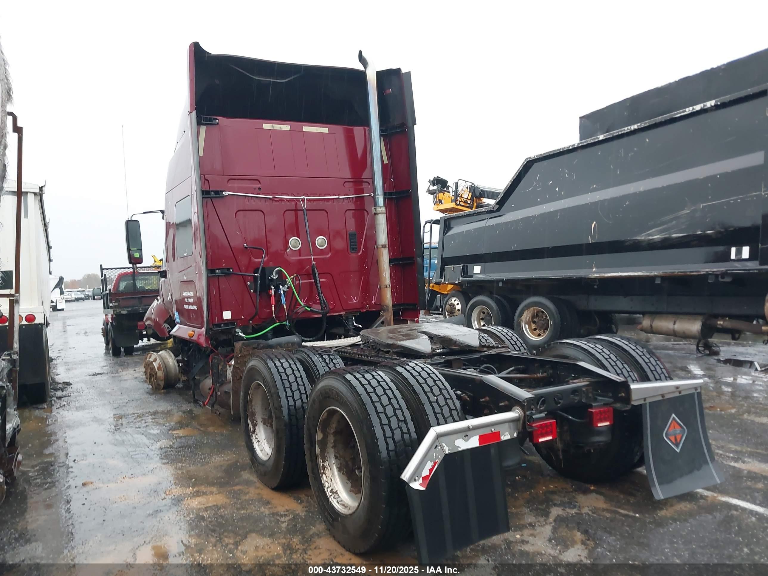 INTERNATIONAL PROSTAR image 3