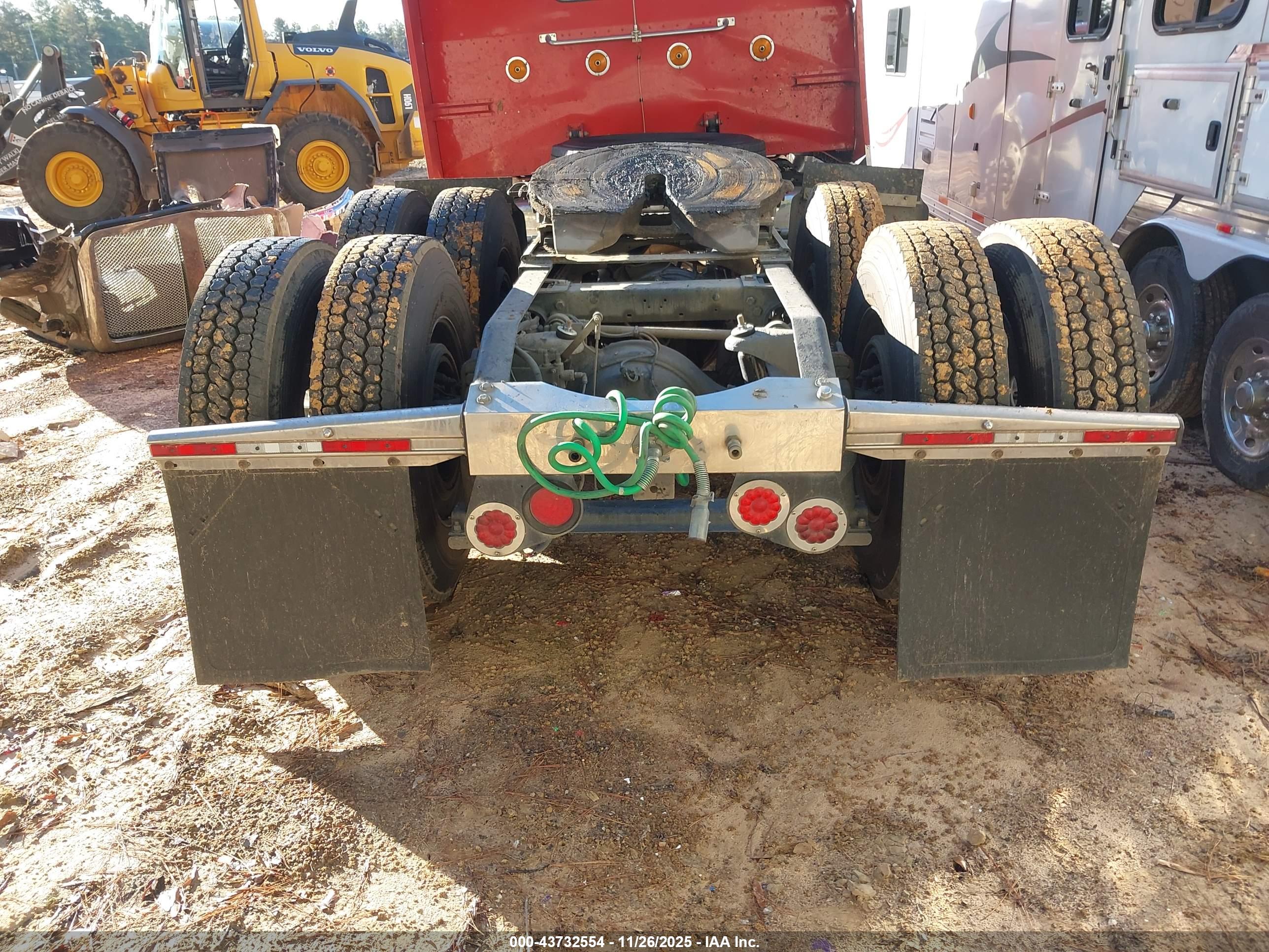 PETERBILT 379 image 8