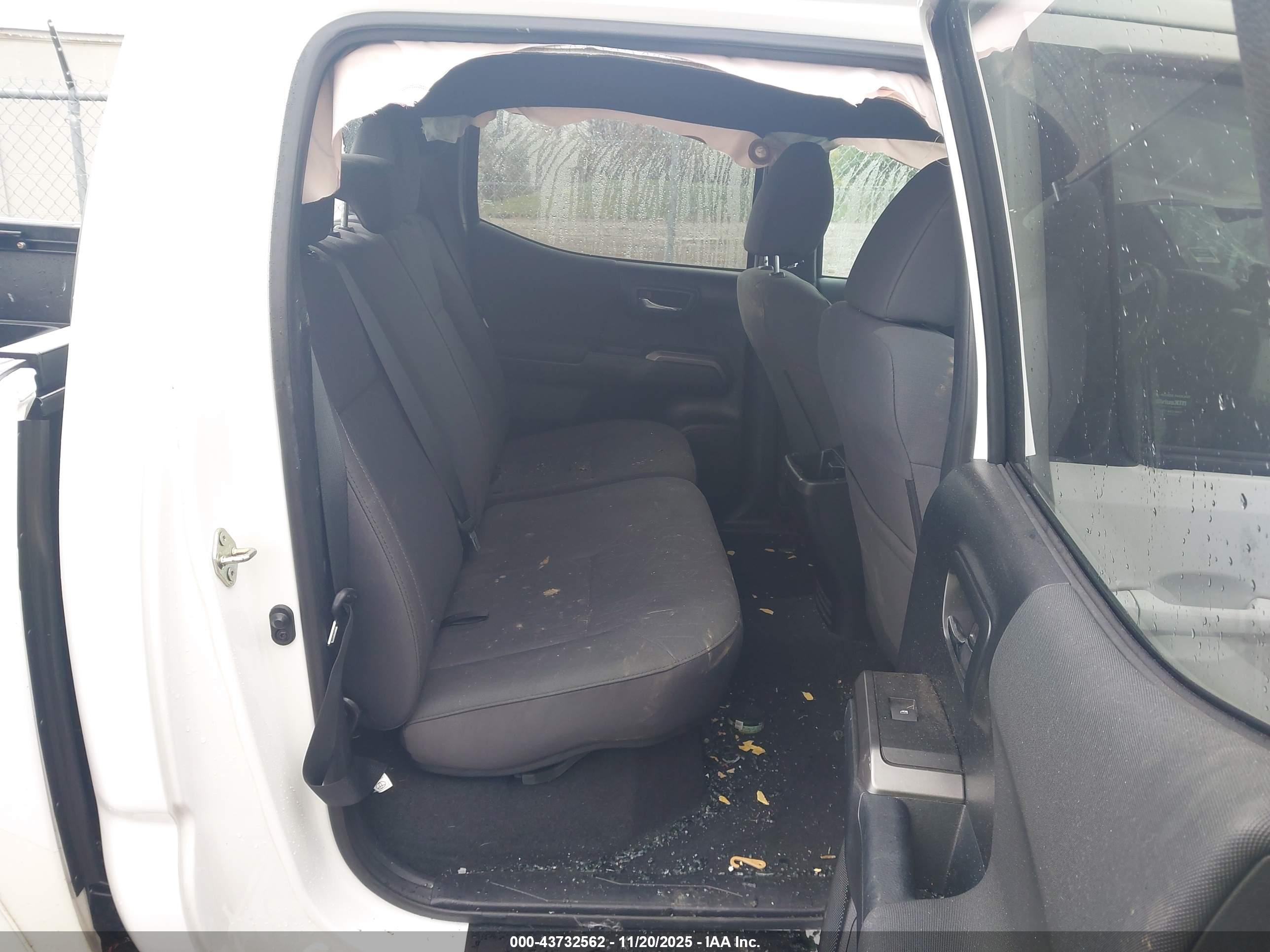 TOYOTA TACOMA image 8