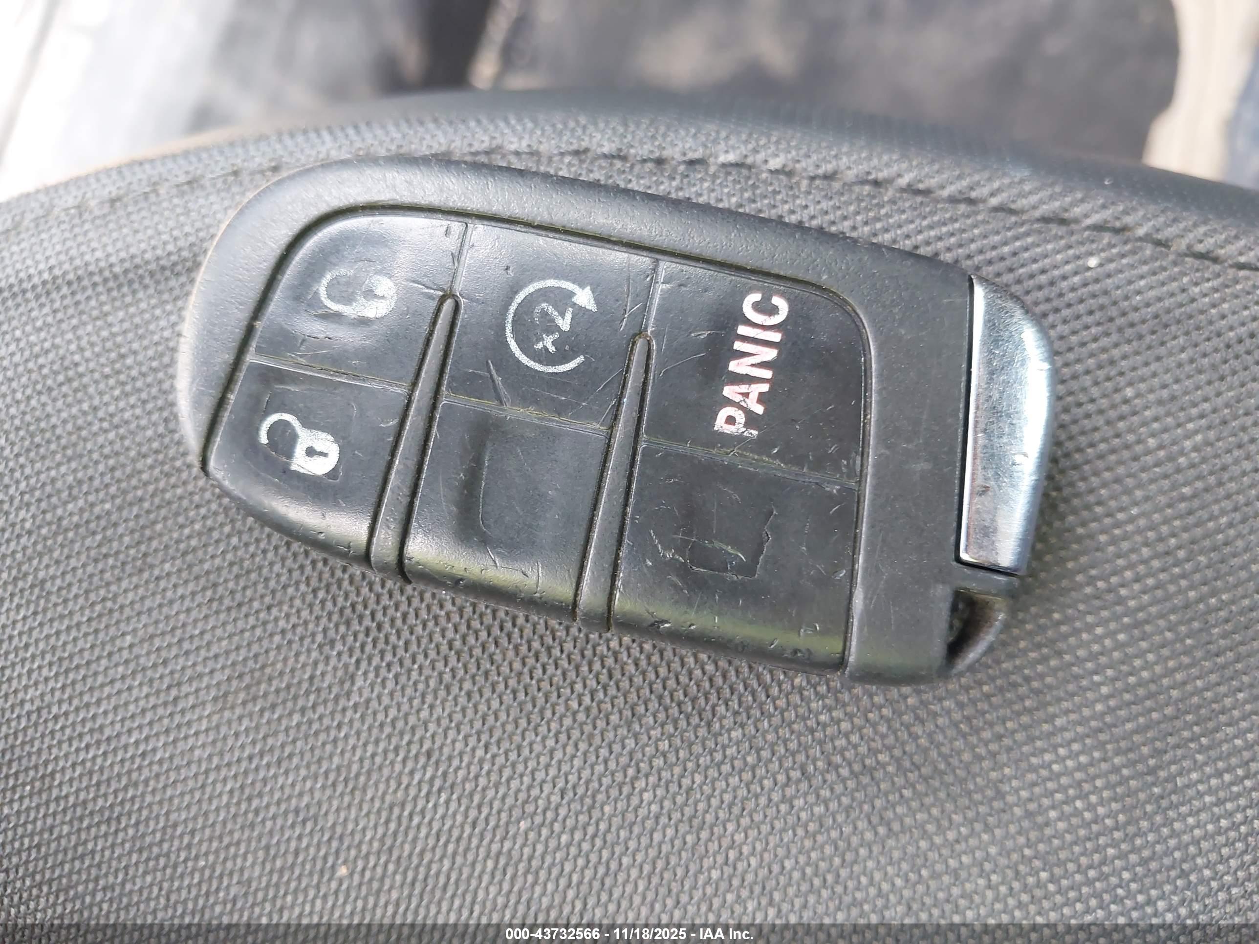JEEP RENEGADE image 11