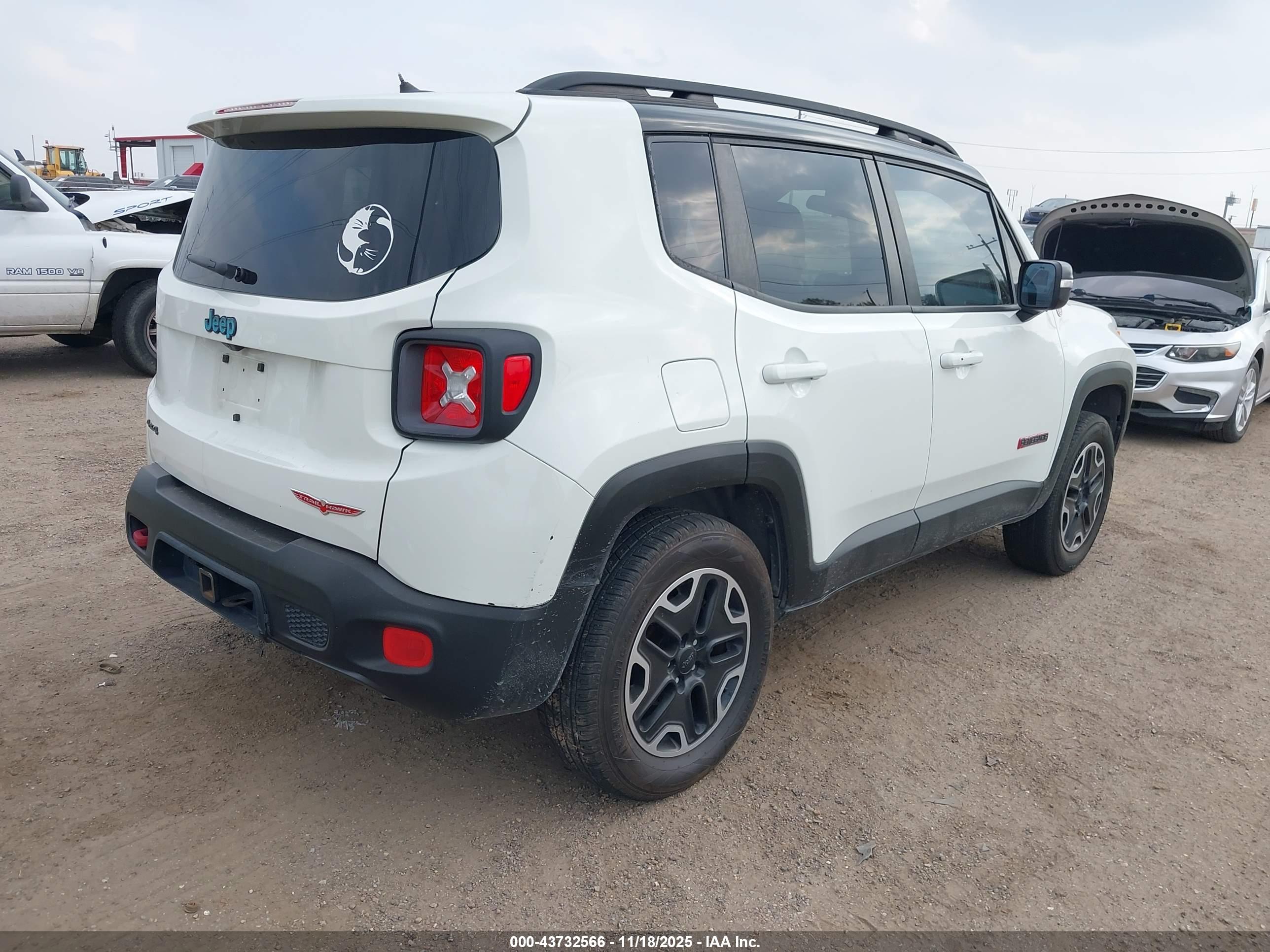 JEEP RENEGADE image 4