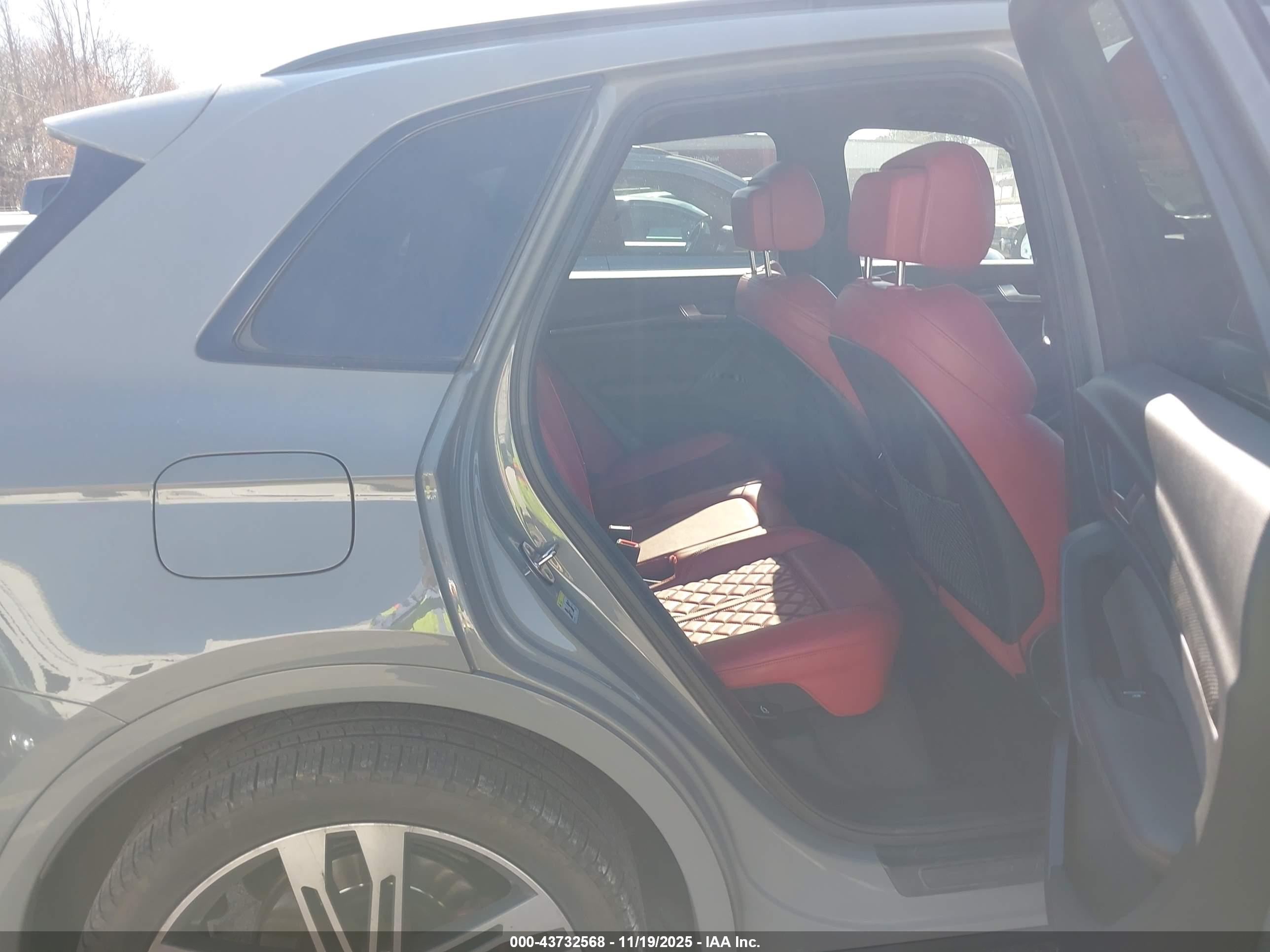 AUDI SQ5 image 8
