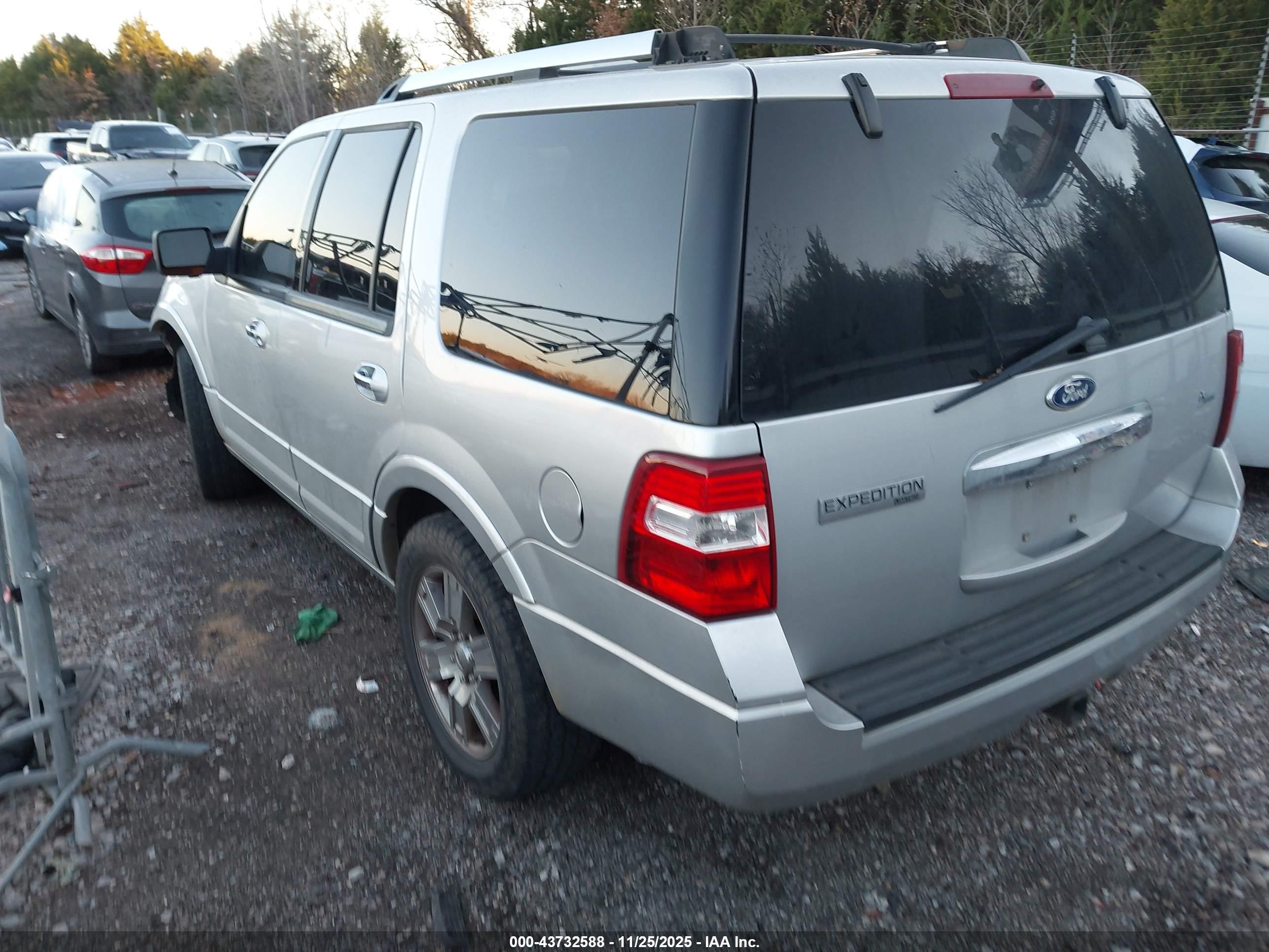 FORD EXPEDITION image 3