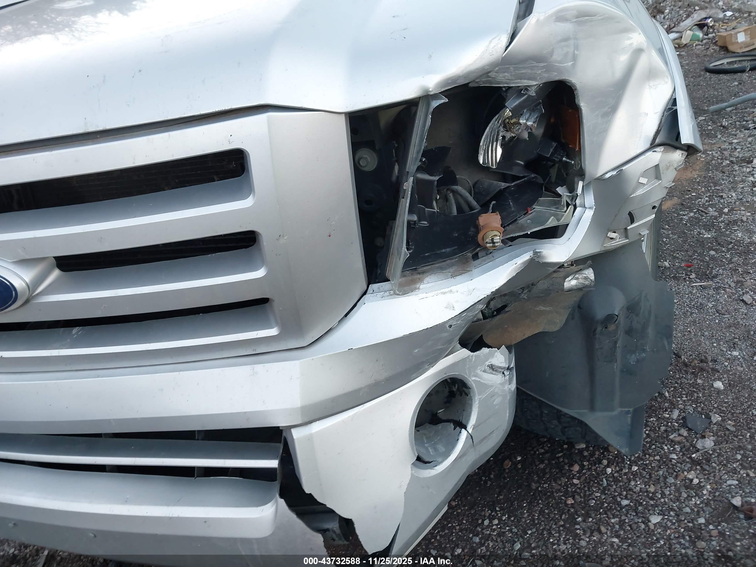 FORD EXPEDITION image 6