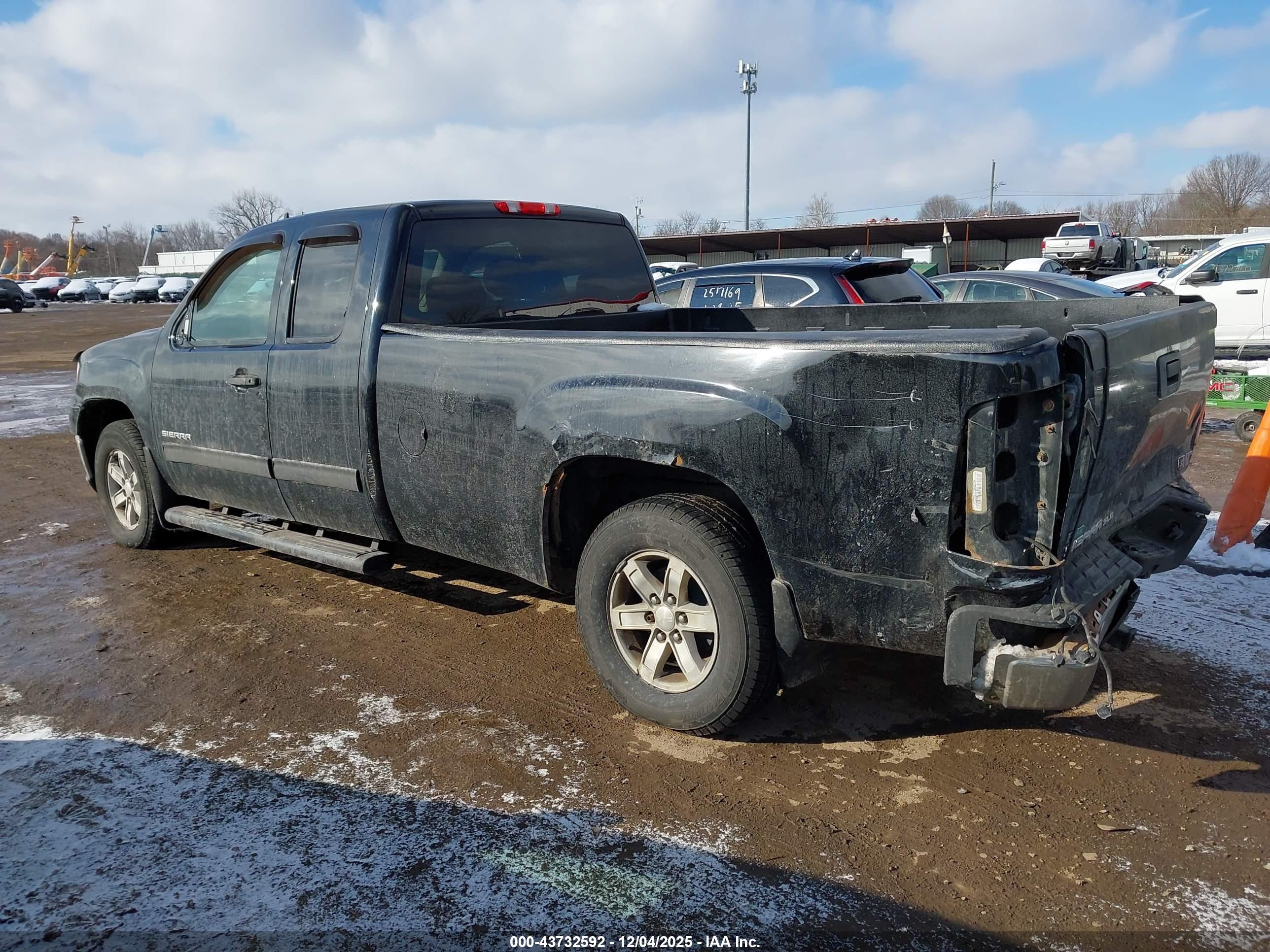 GMC SIERRA image 3