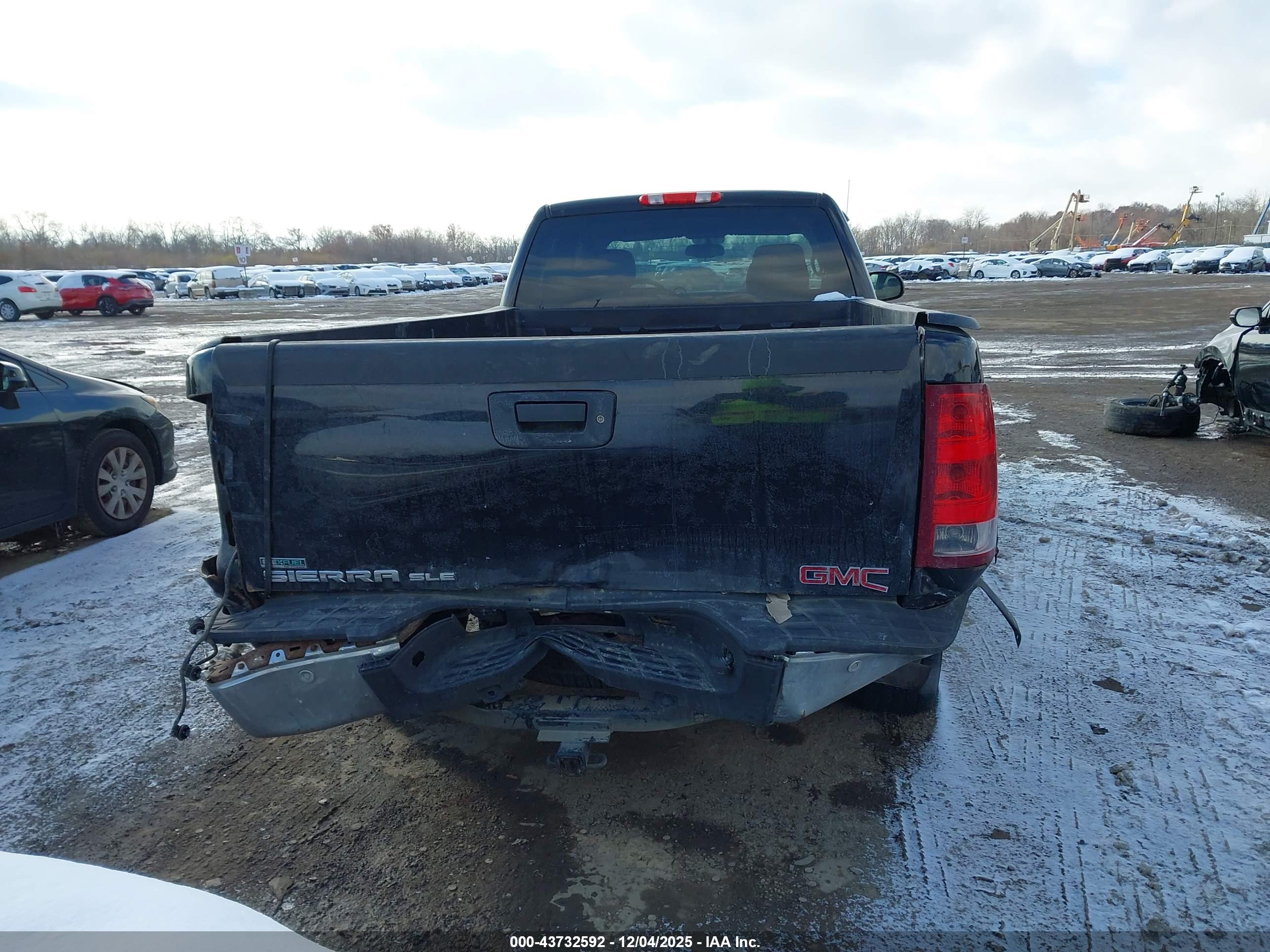 GMC SIERRA image 6