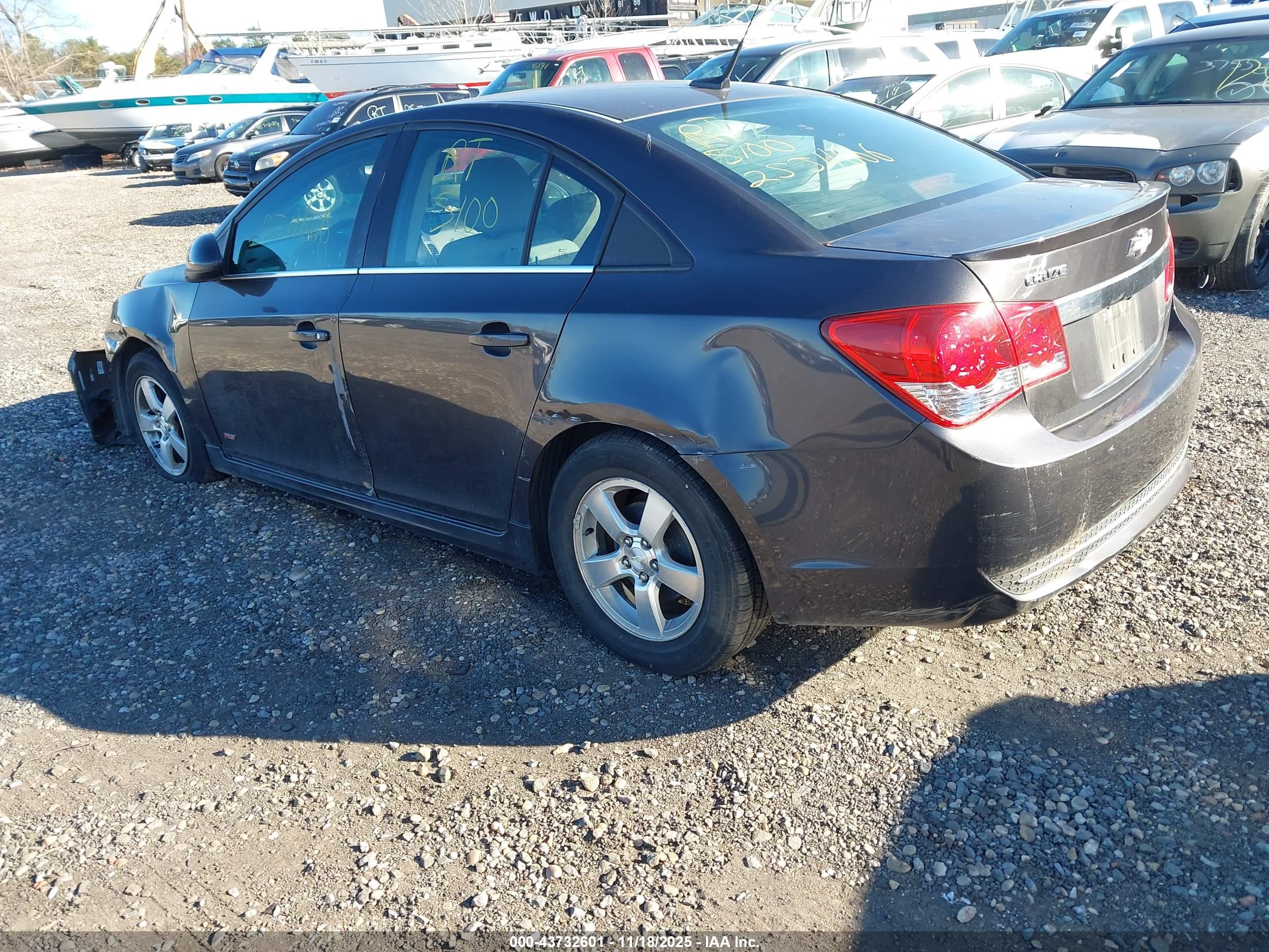 CHEVROLET CRUZE image 3