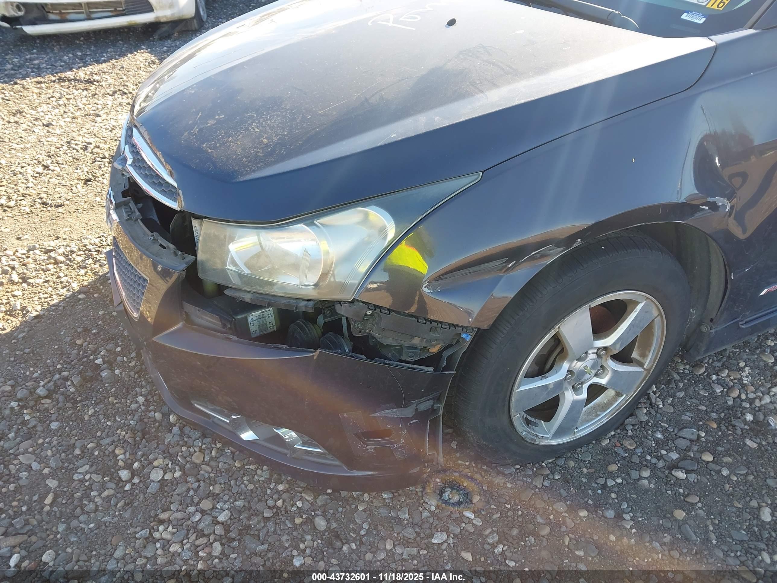 CHEVROLET CRUZE image 6