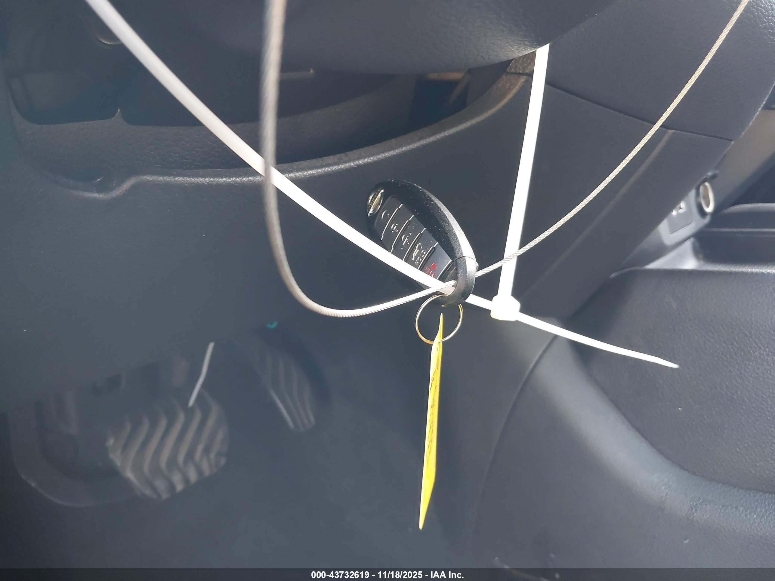NISSAN ROGUE image 11