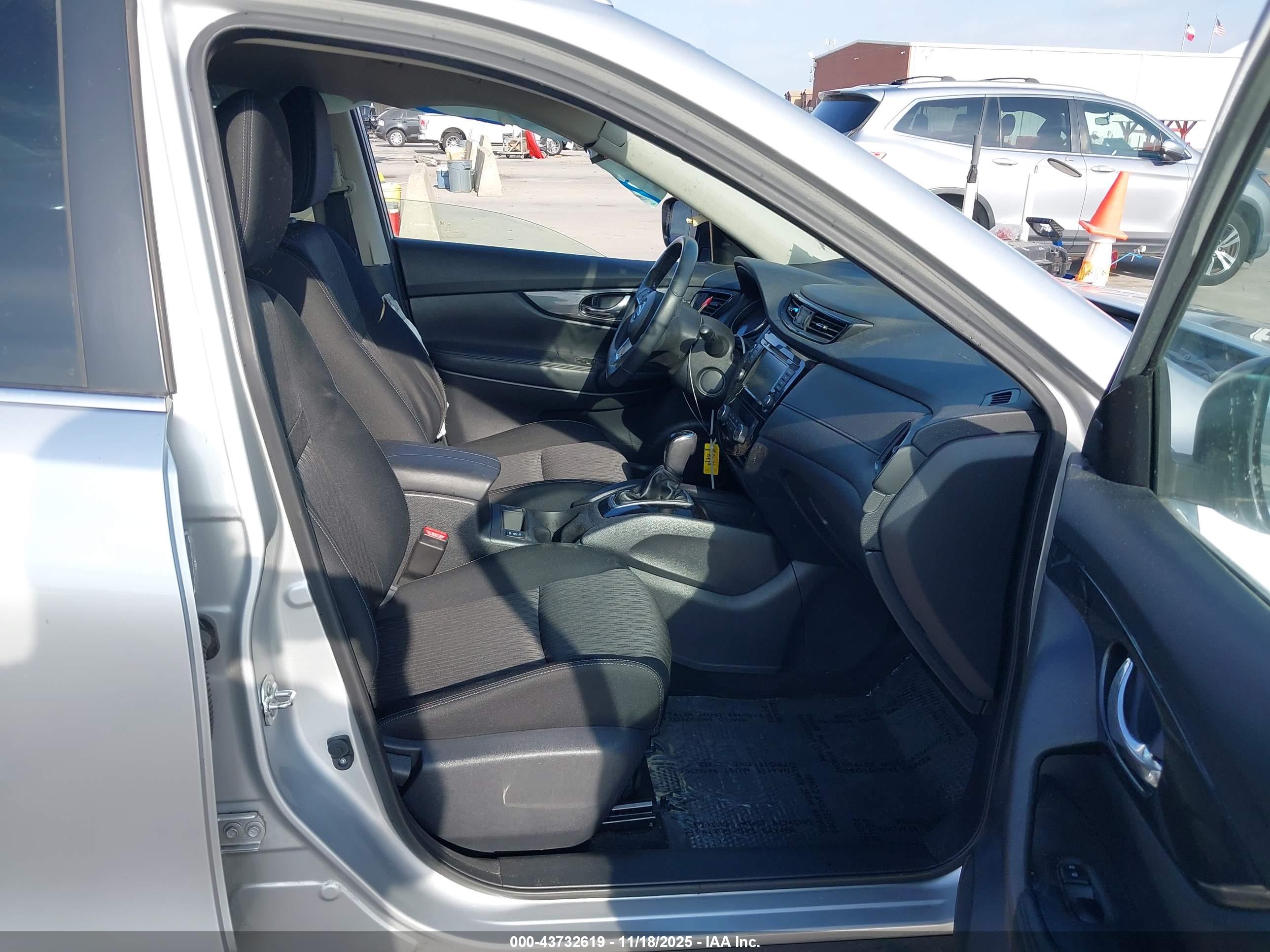 NISSAN ROGUE image 5