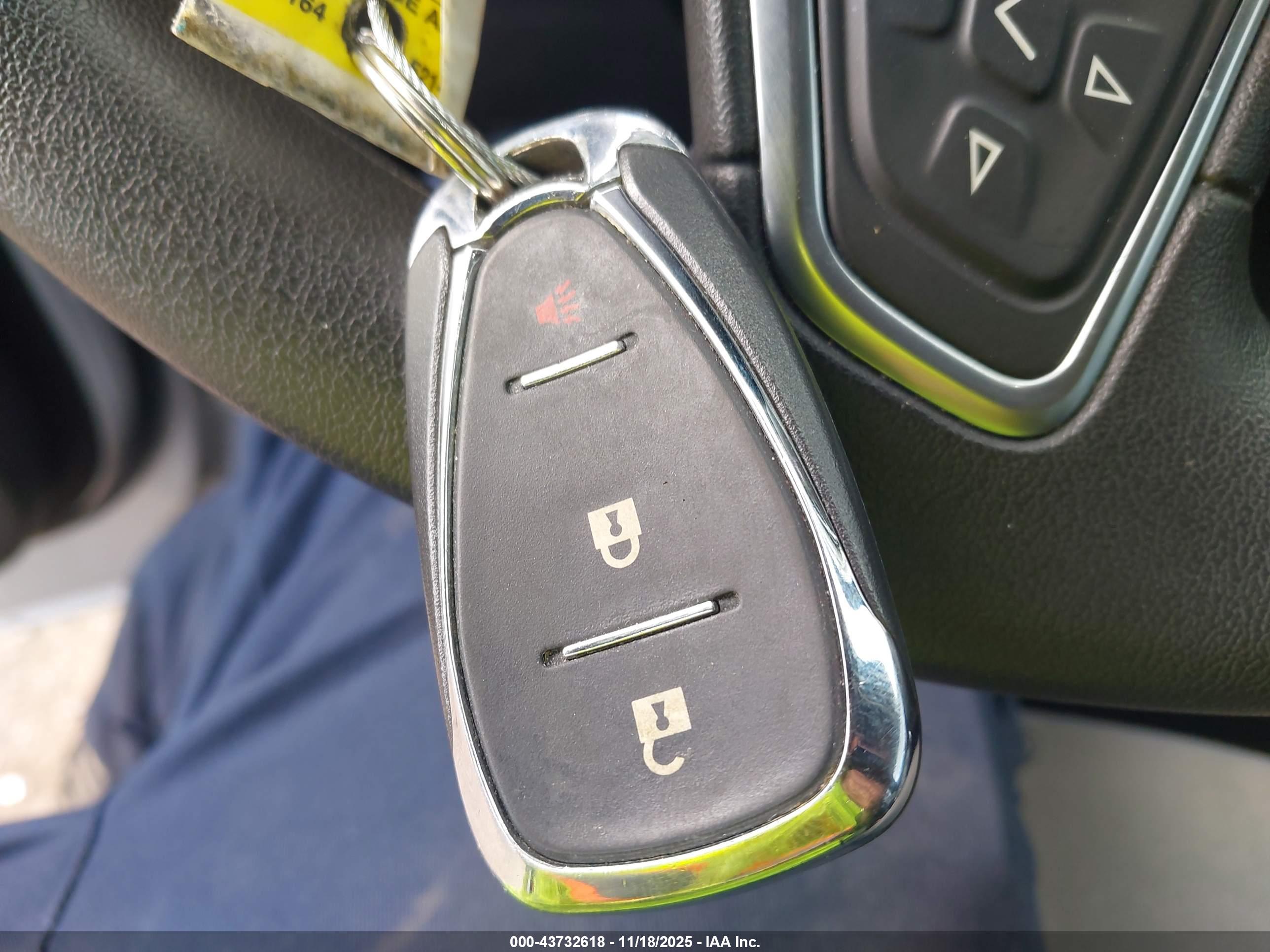 CHEVROLET EQUINOX image 11