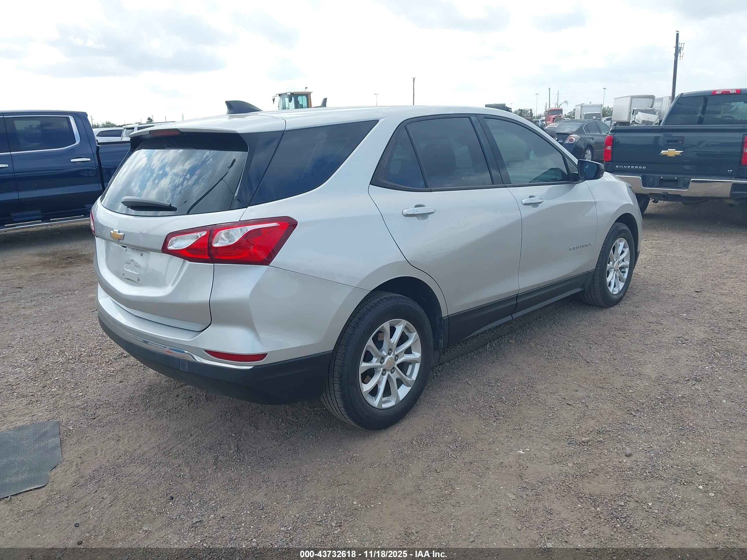 CHEVROLET EQUINOX image 4