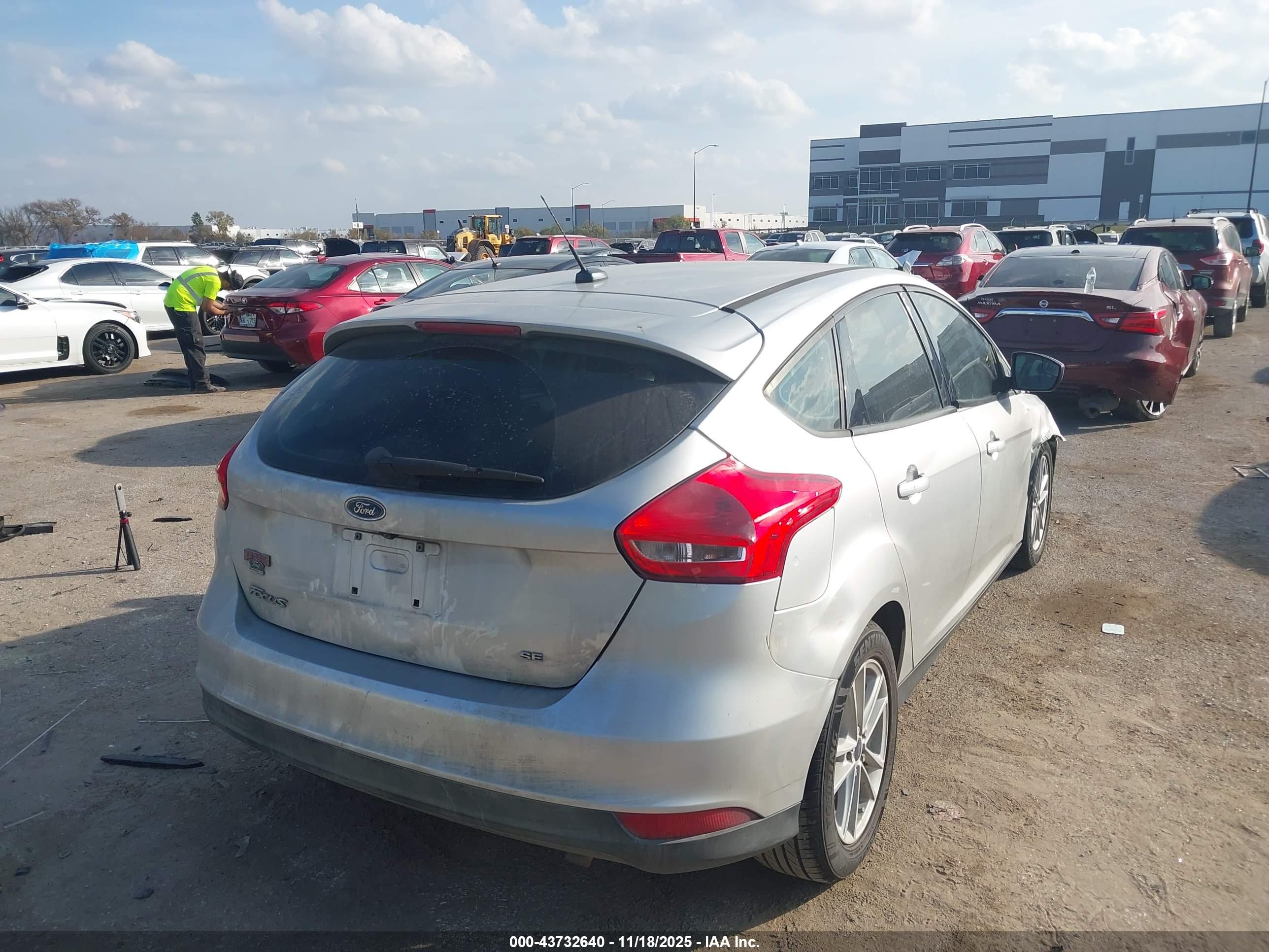 FORD FOCUS image 4