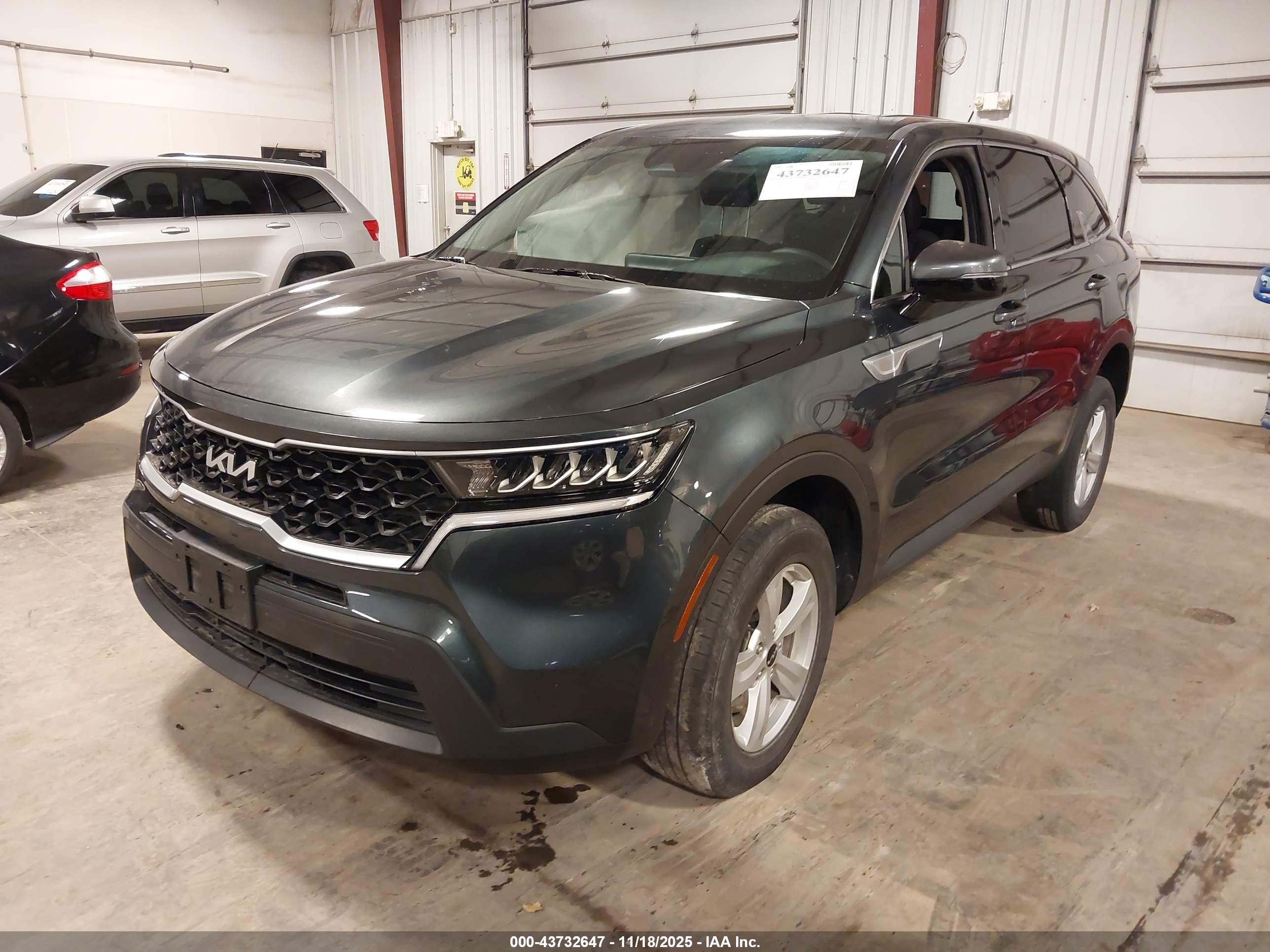 KIA SORENTO image 2