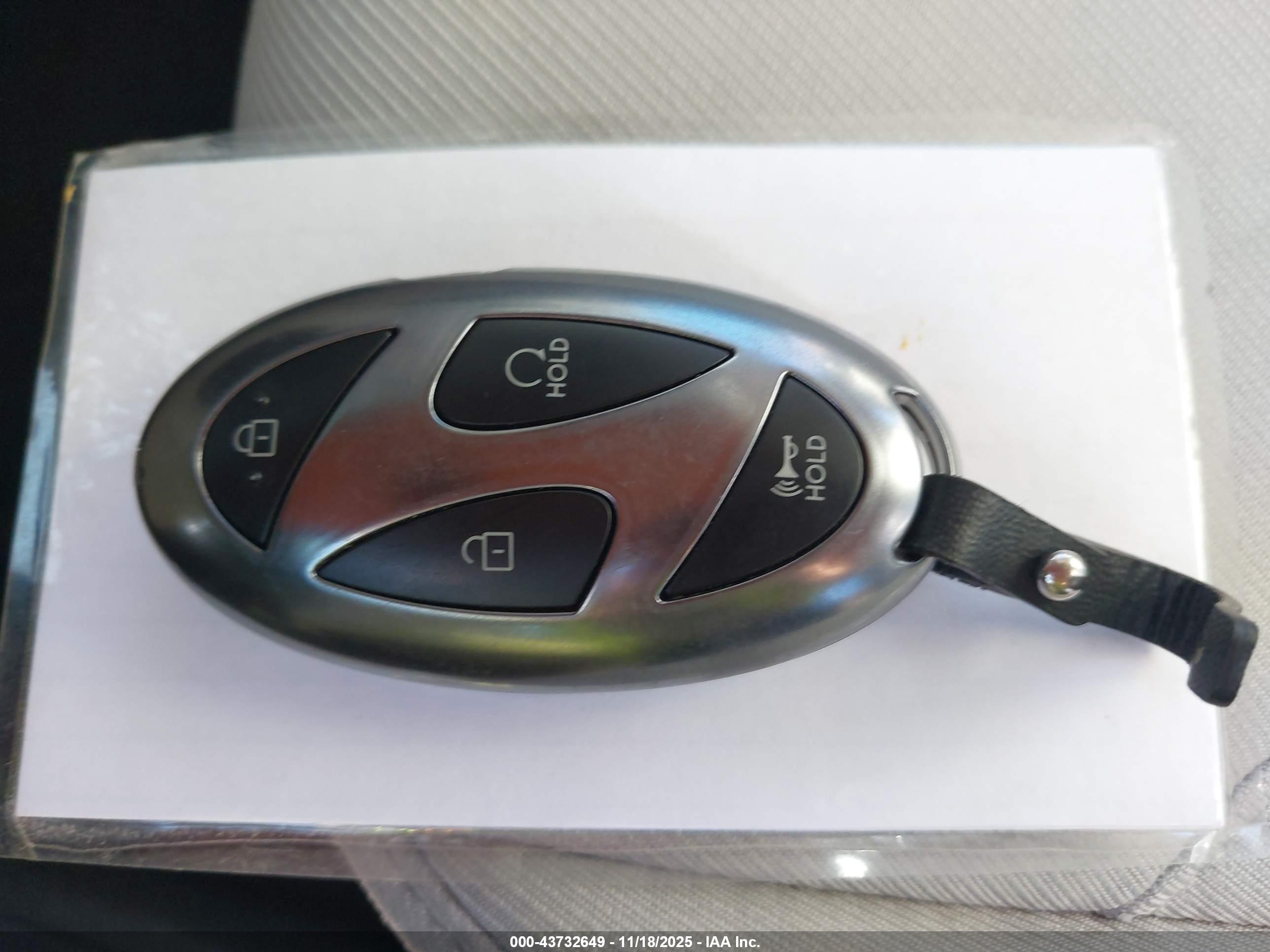 HYUNDAI TUCSON image 11