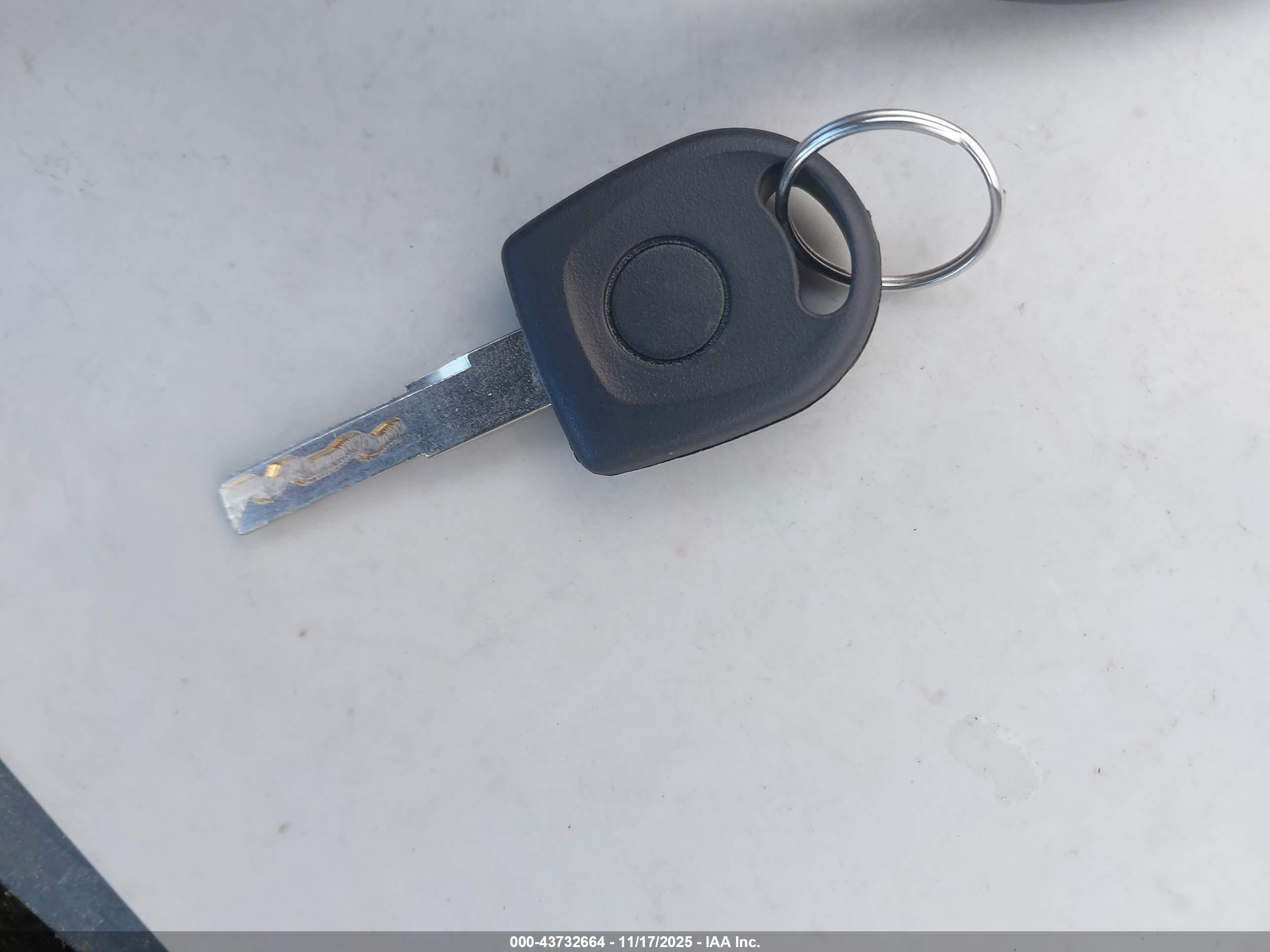 VOLKSWAGEN GTI image 11