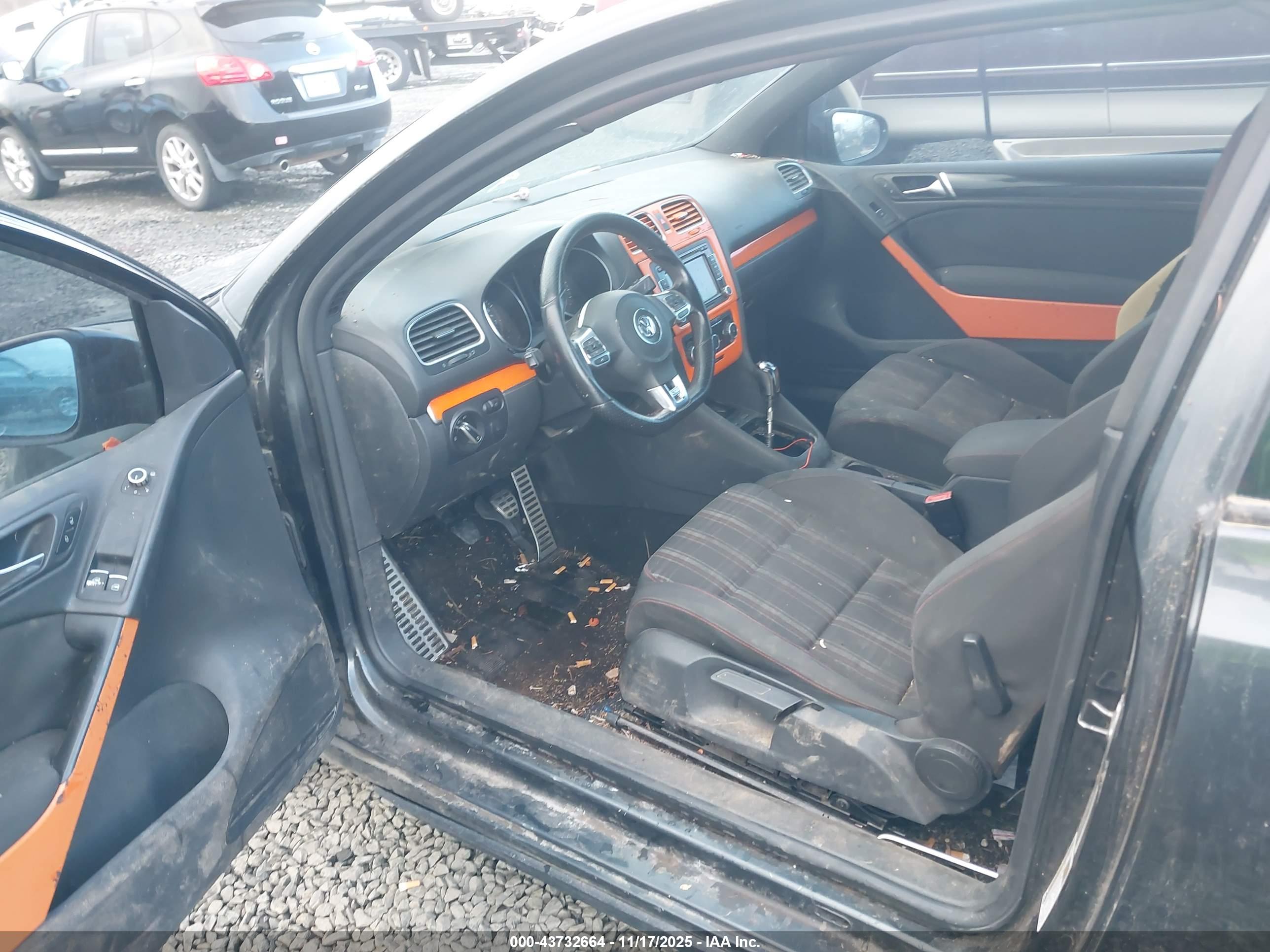 VOLKSWAGEN GTI image 5