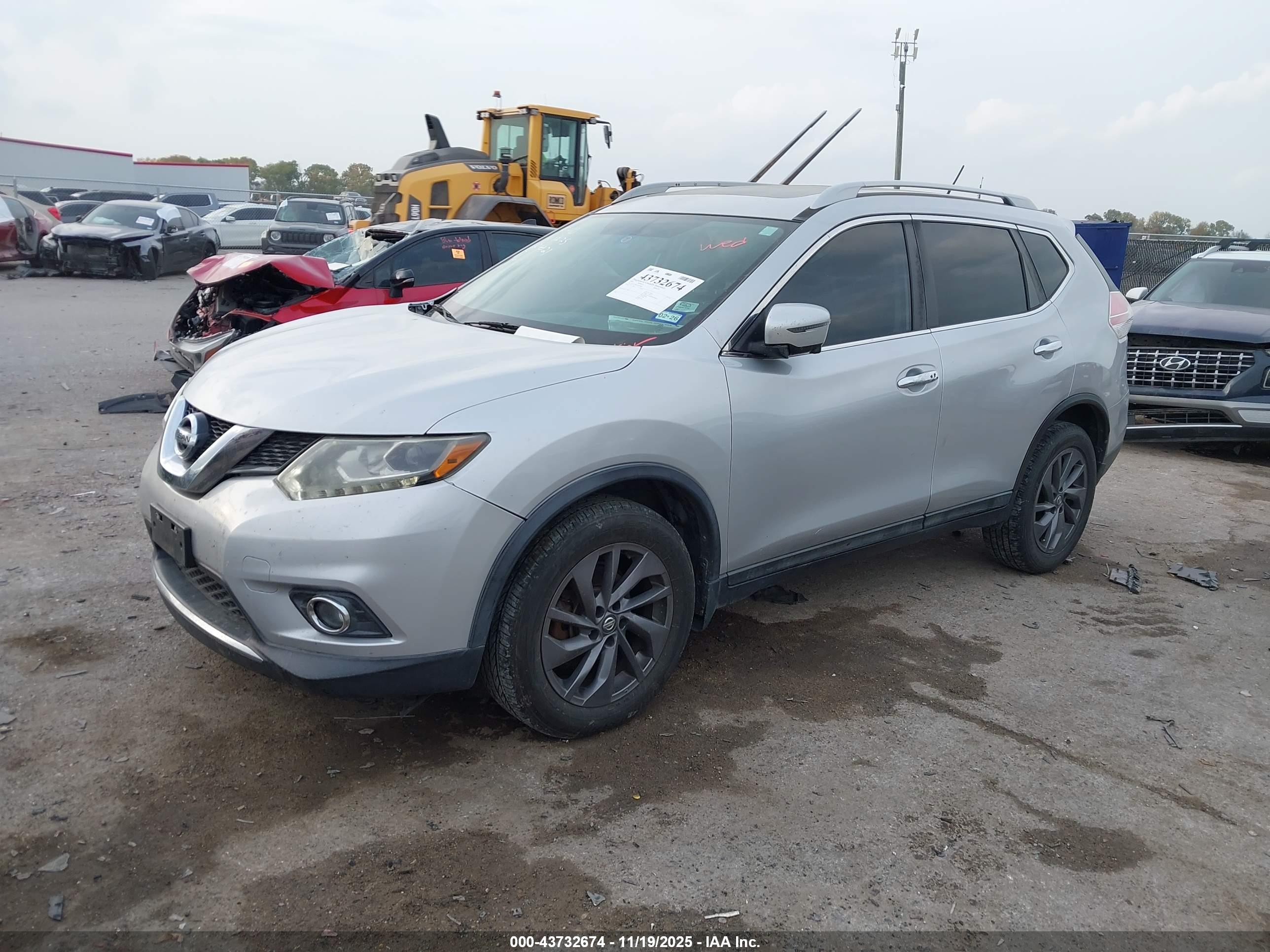 NISSAN ROGUE image 2