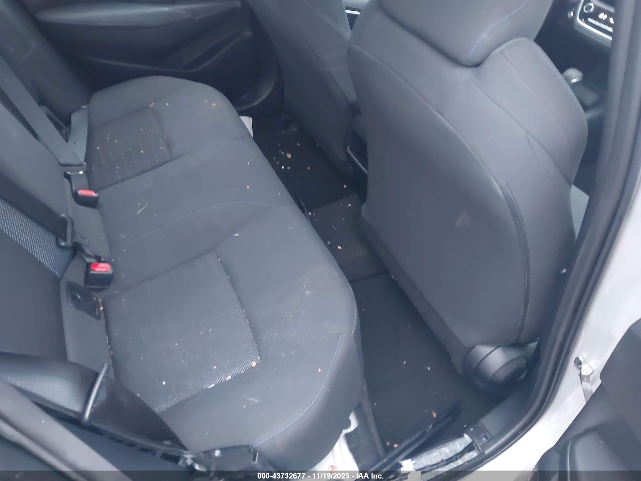 TOYOTA COROLLA image 8